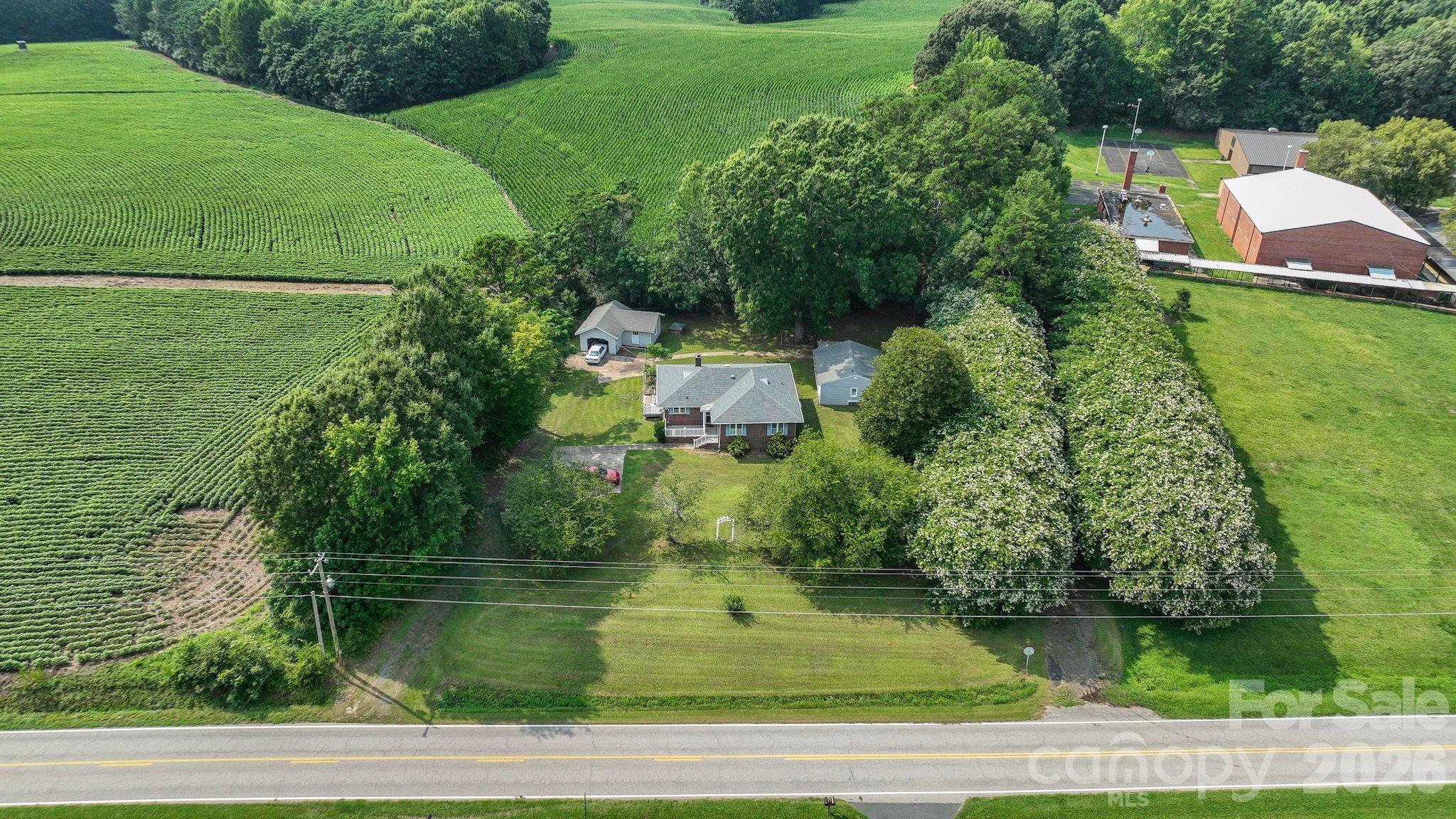main property photo 5