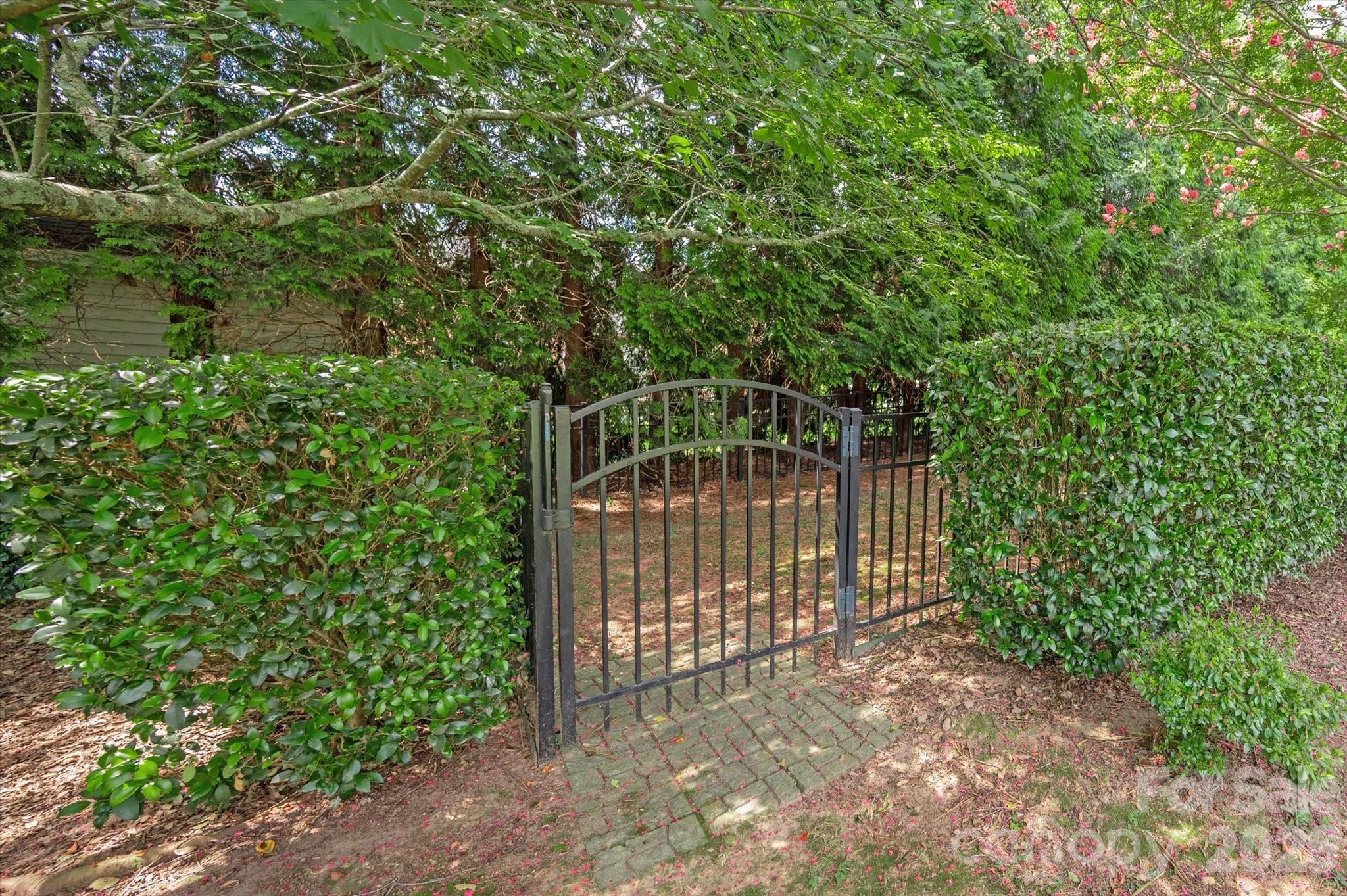 main property photo 31