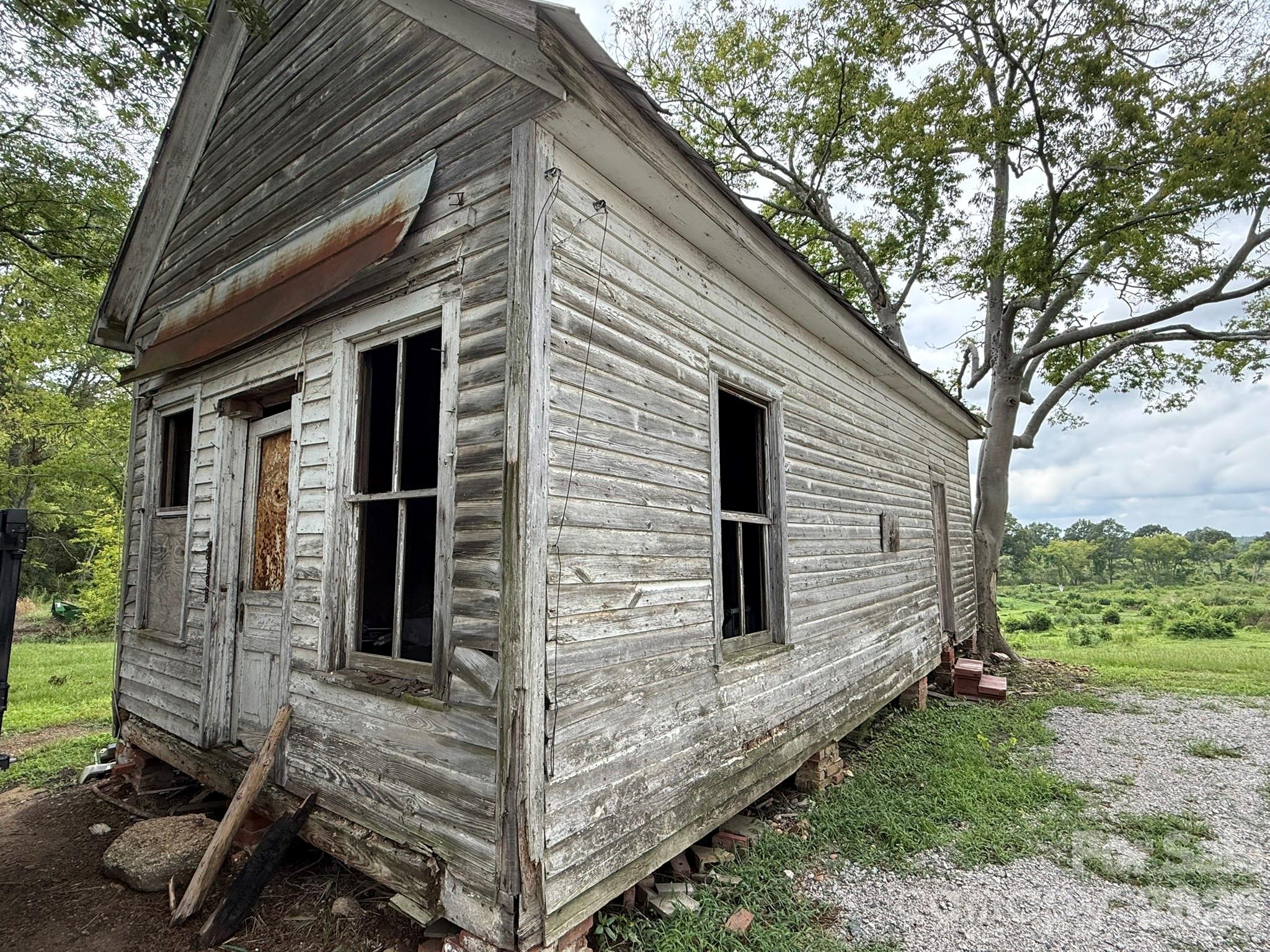 main property photo 37