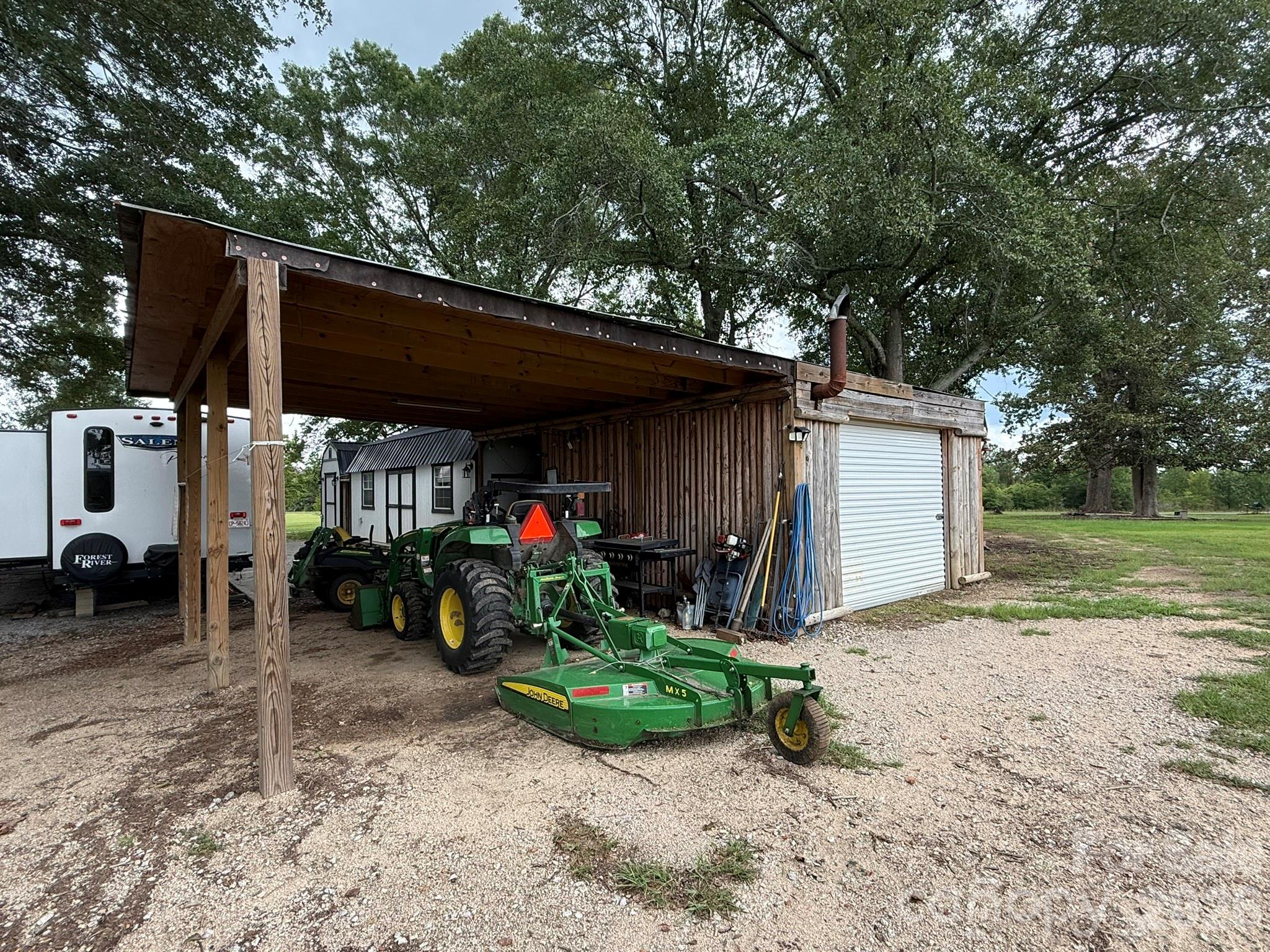 main property photo 38