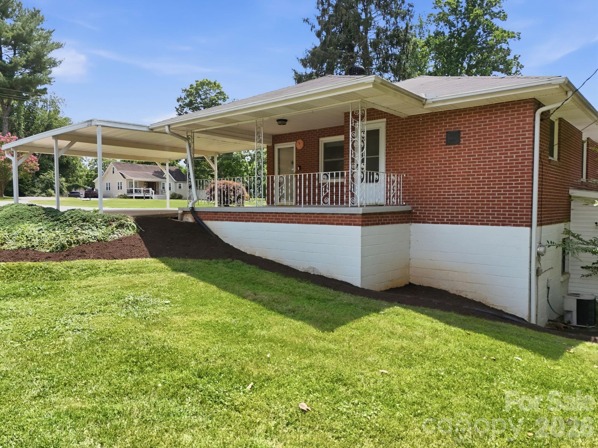 main property photo 8
