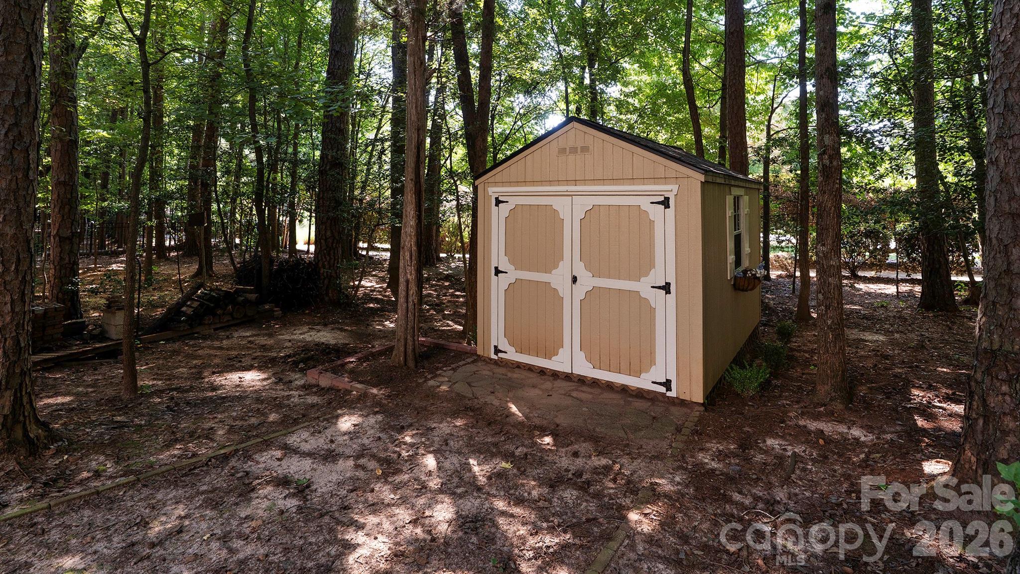main property photo 32