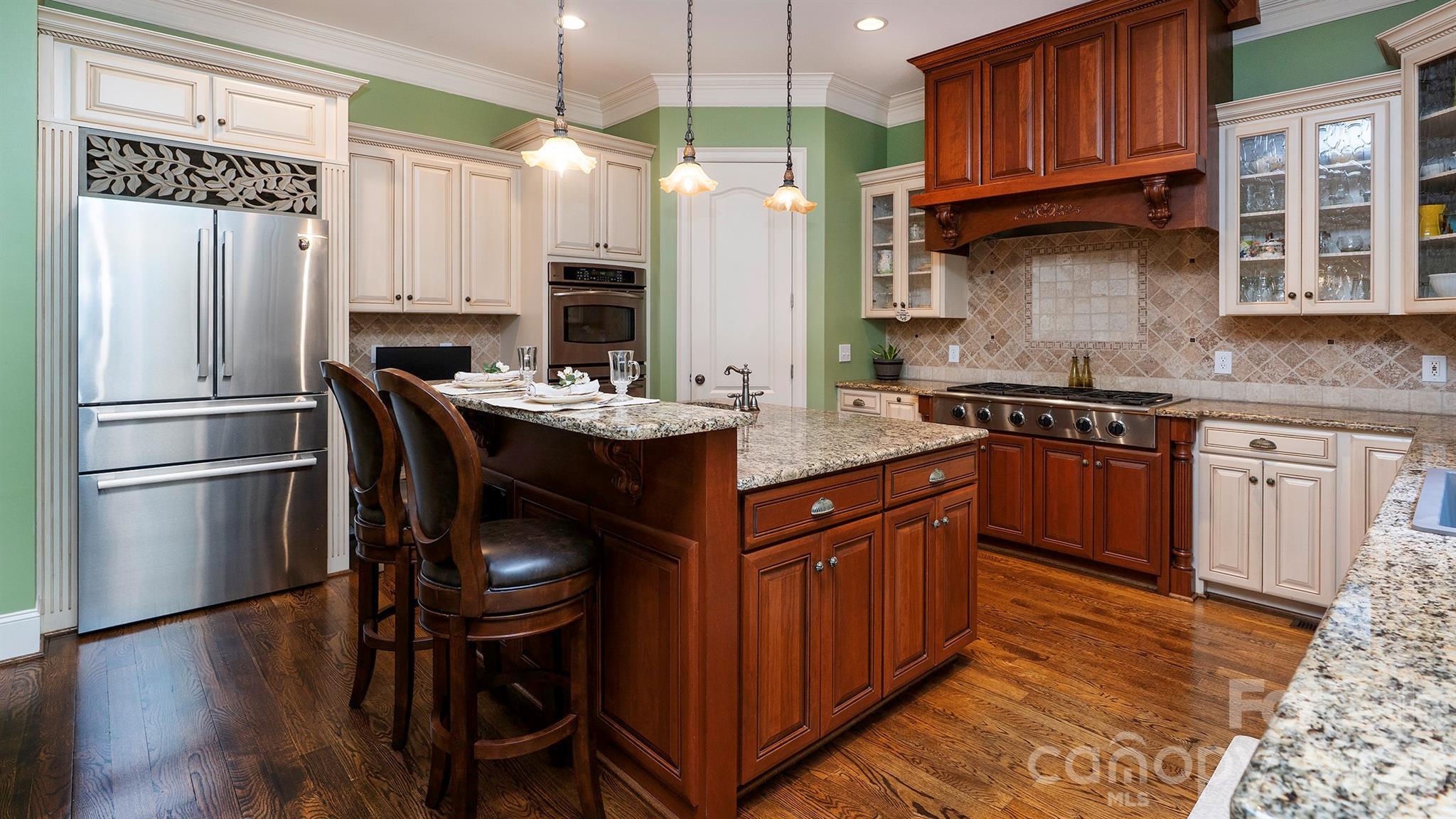 main property photo 9