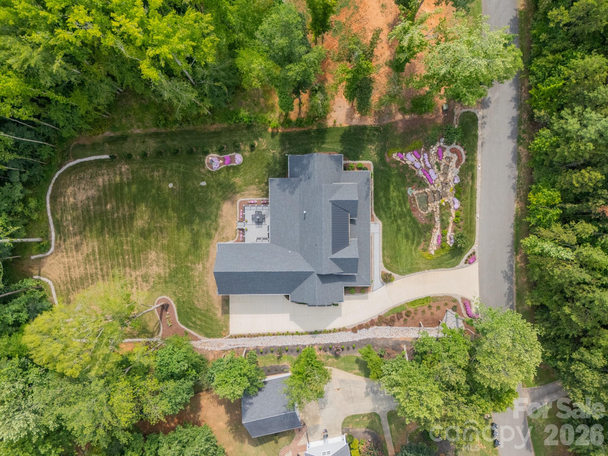 main property photo 9