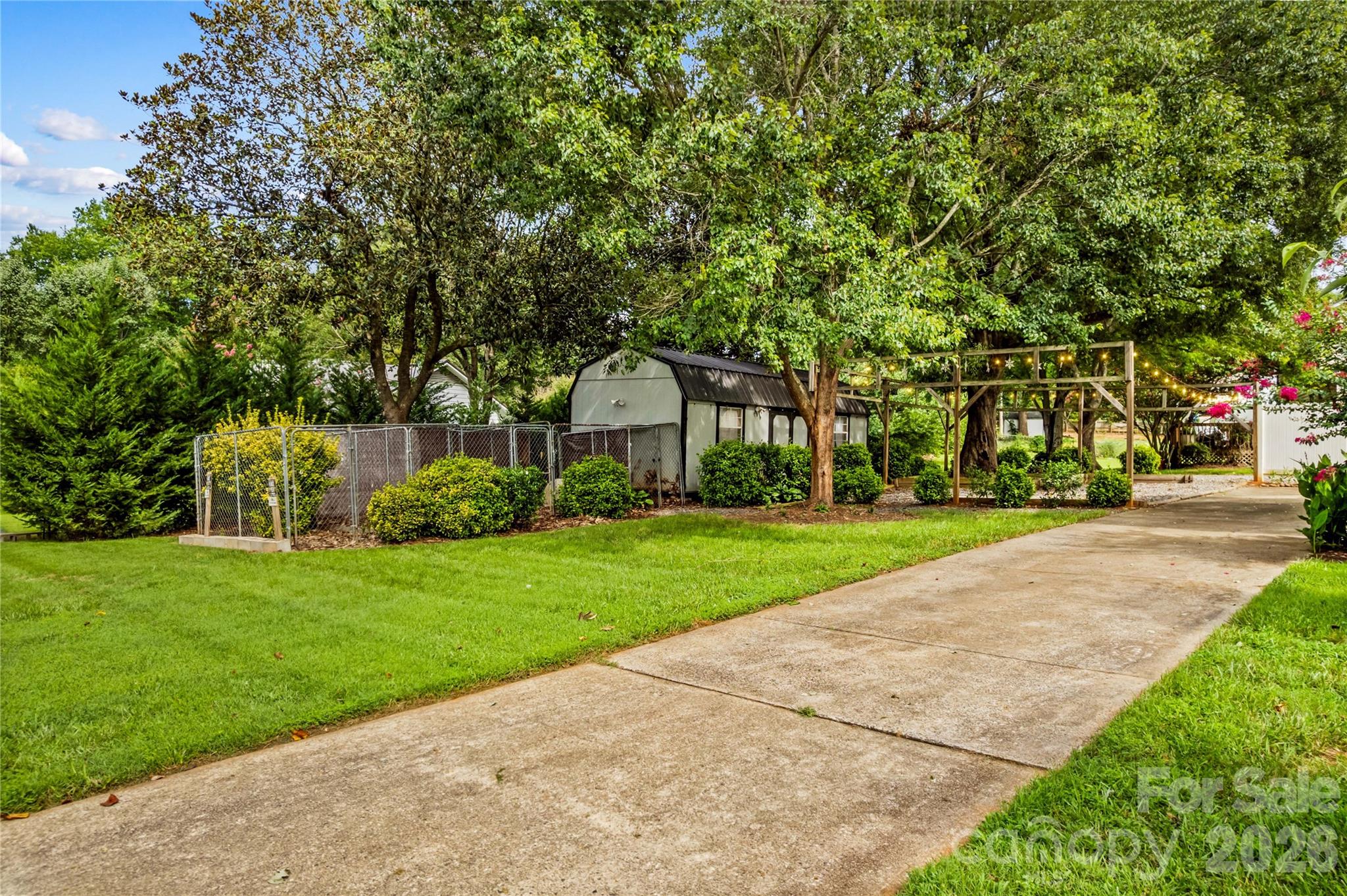 main property photo 39