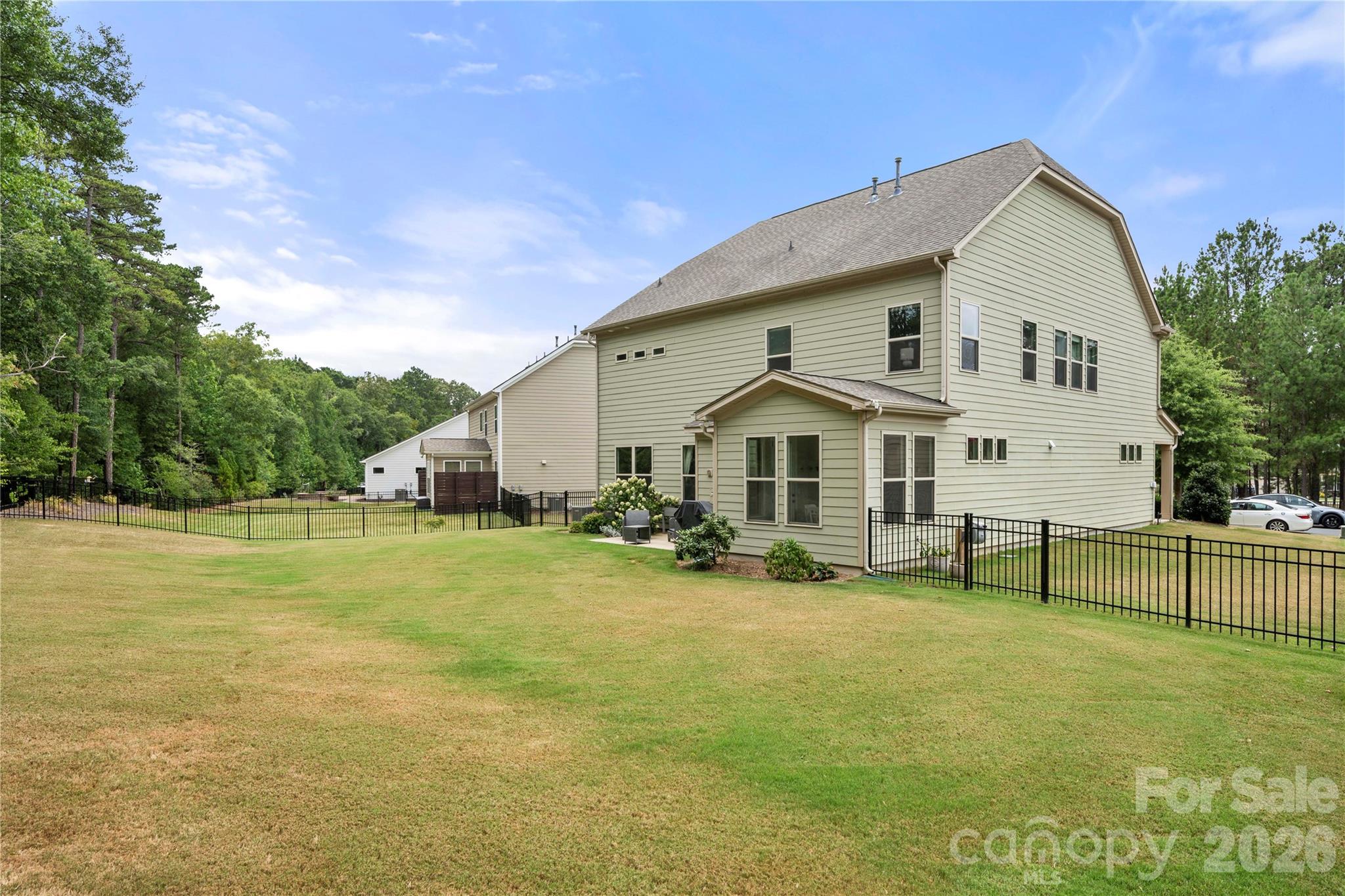 main property photo 45