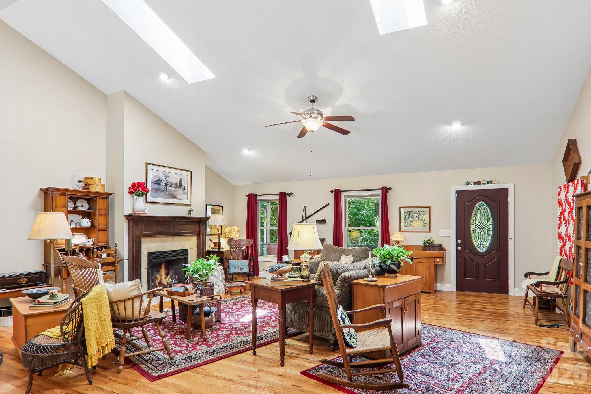 main property photo 3