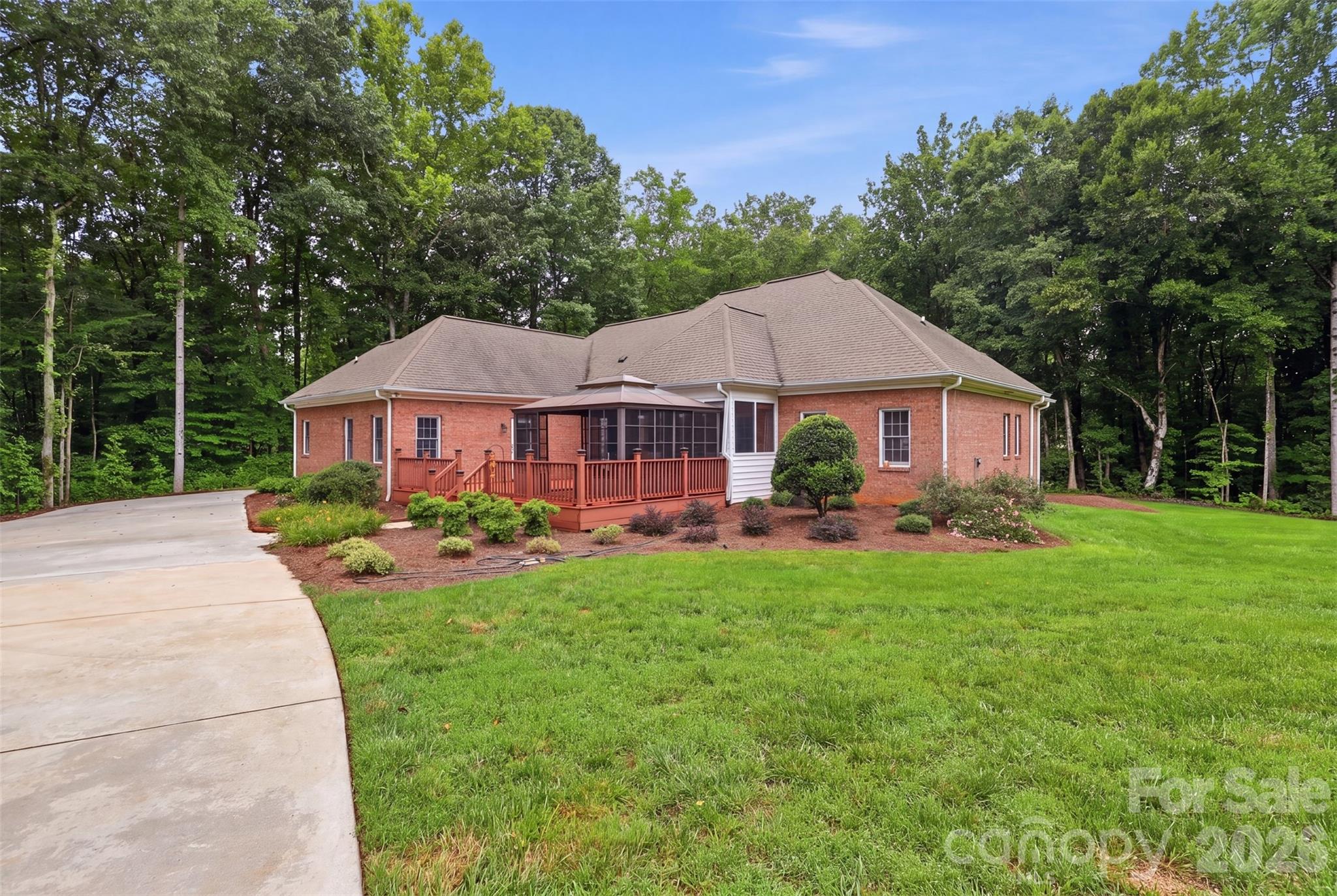 main property photo 32