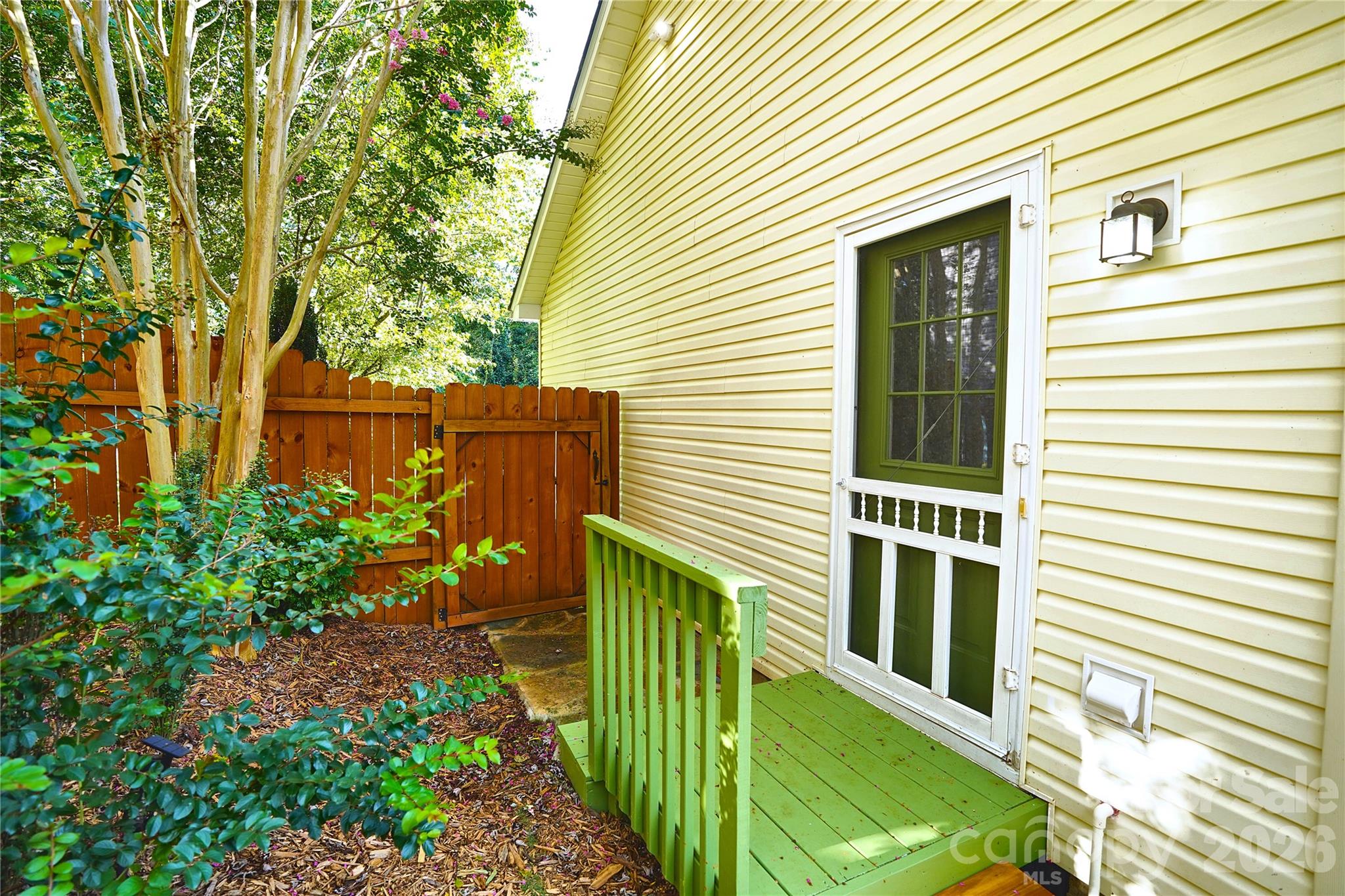 main property photo 20