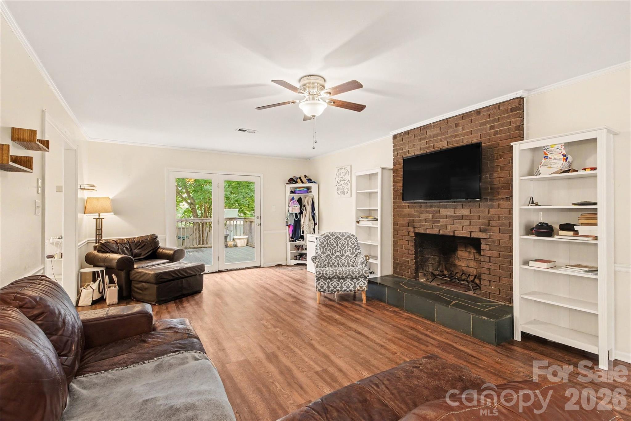 main property photo 9