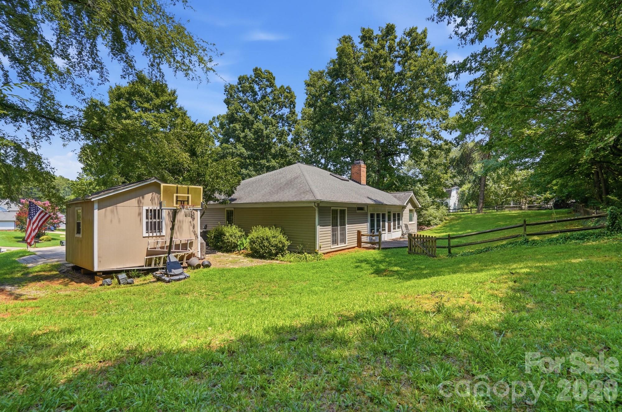 main property photo 32