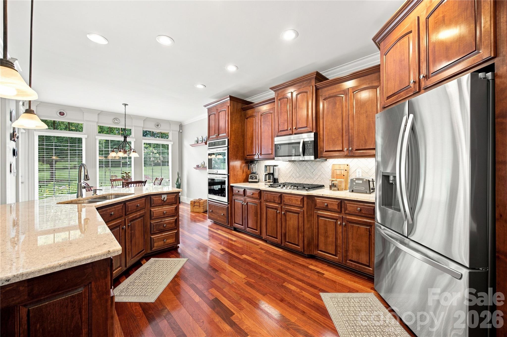 main property photo 9