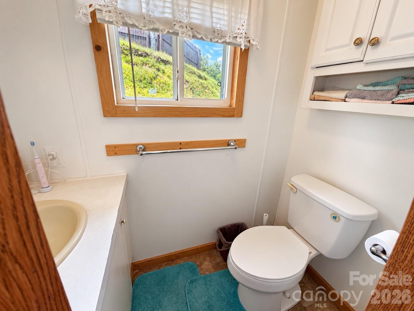 main property photo 13