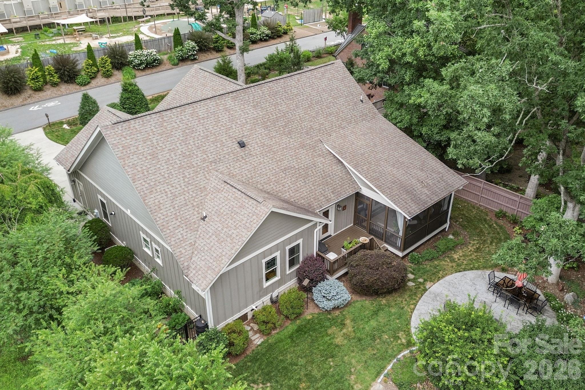 main property photo 32