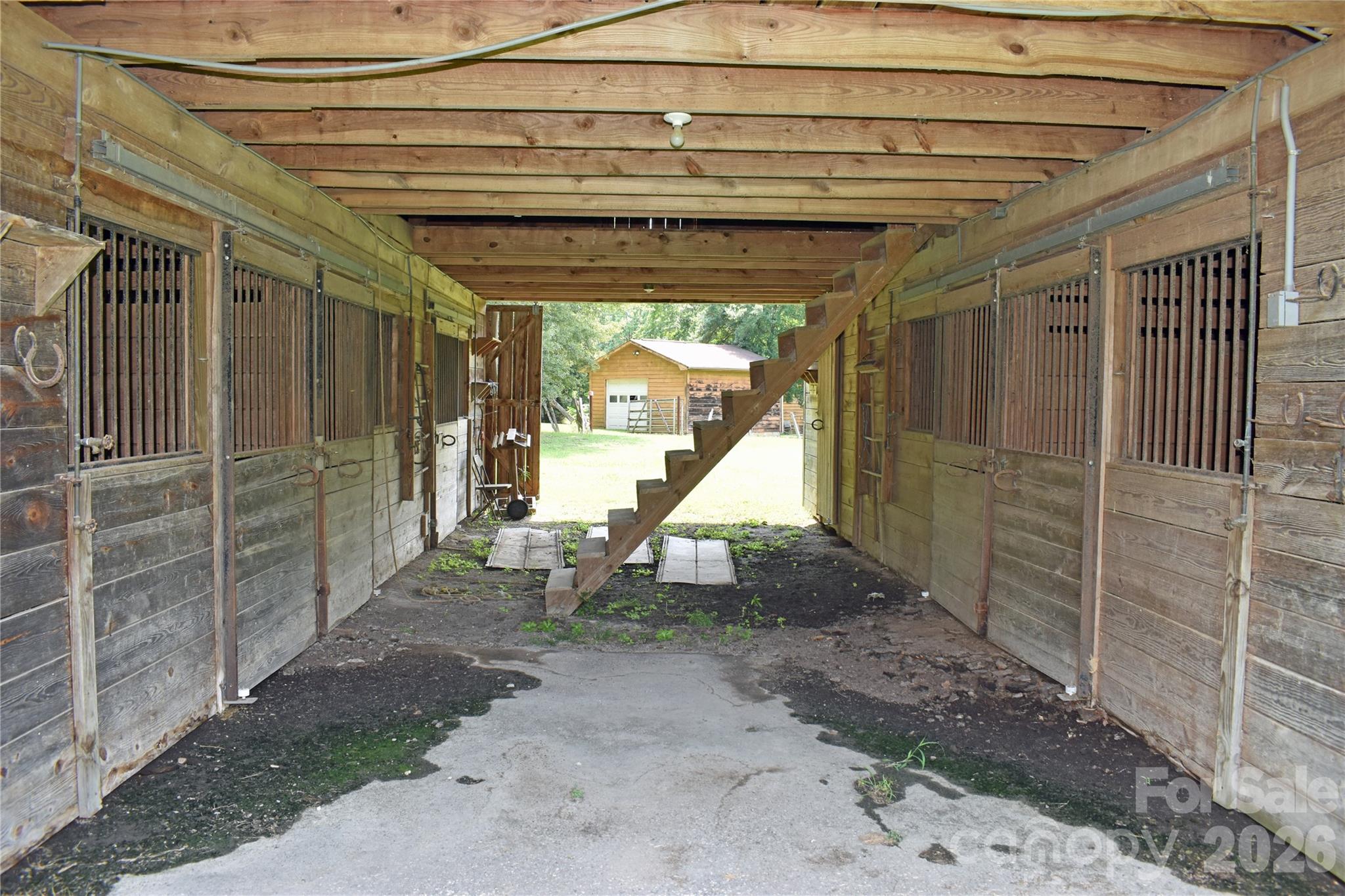main property photo 16