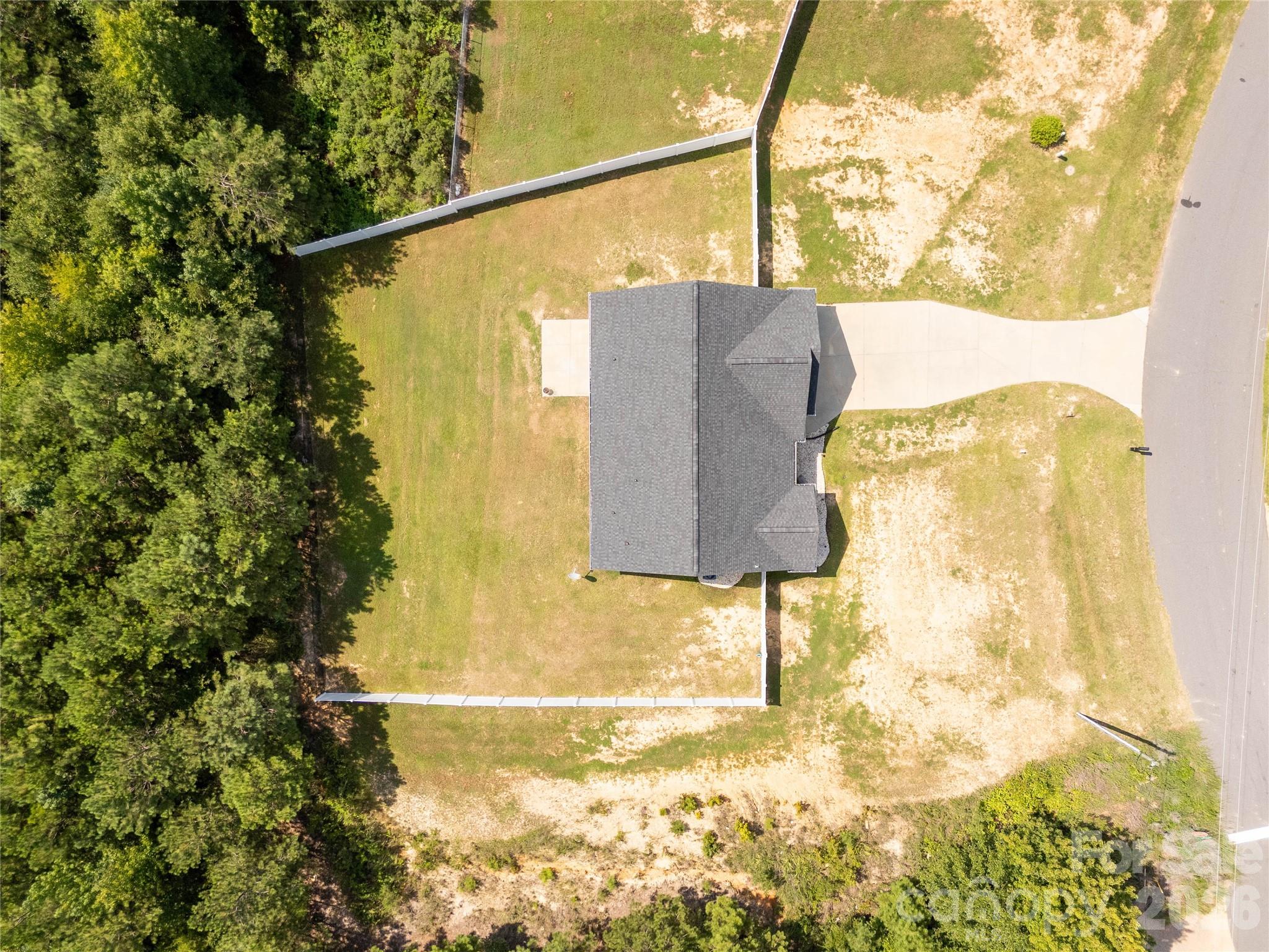main property photo 30