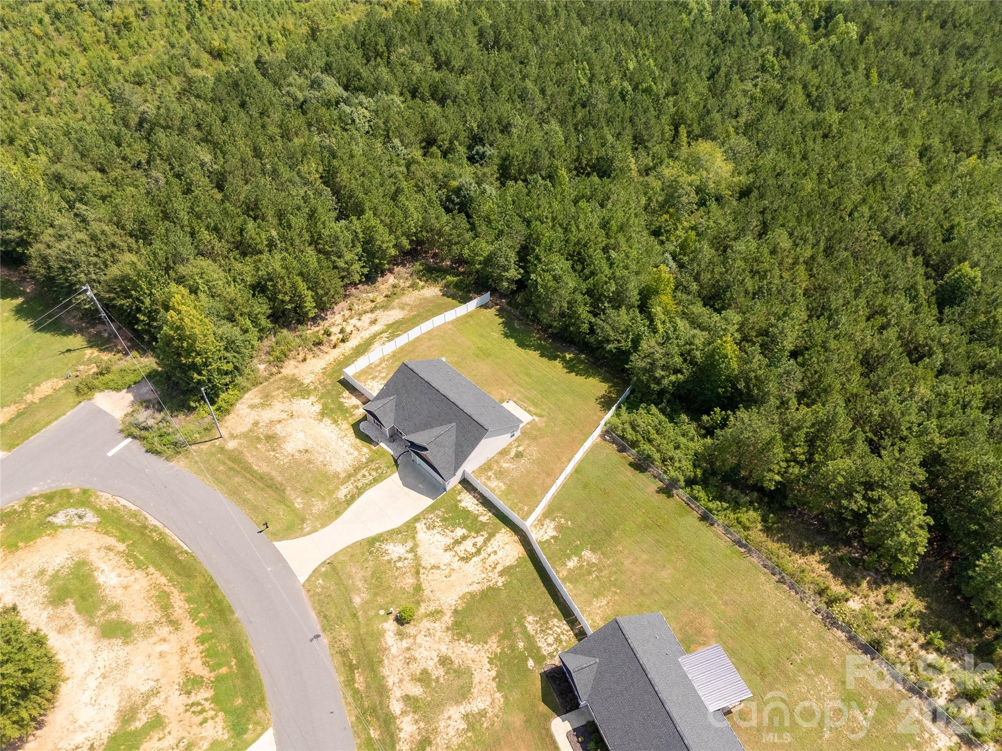 main property photo 33