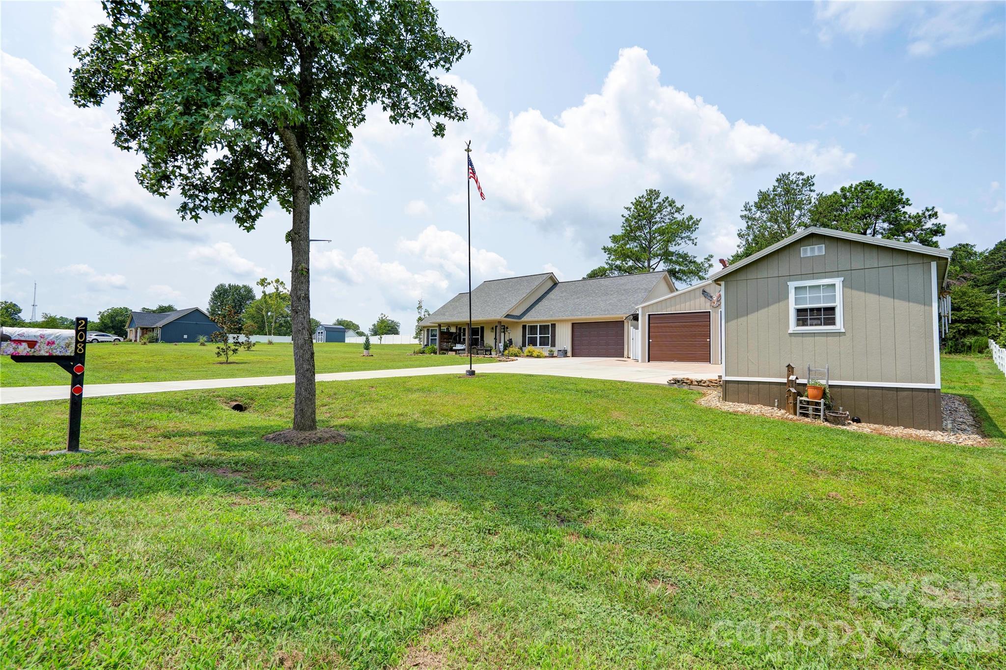main property photo 40