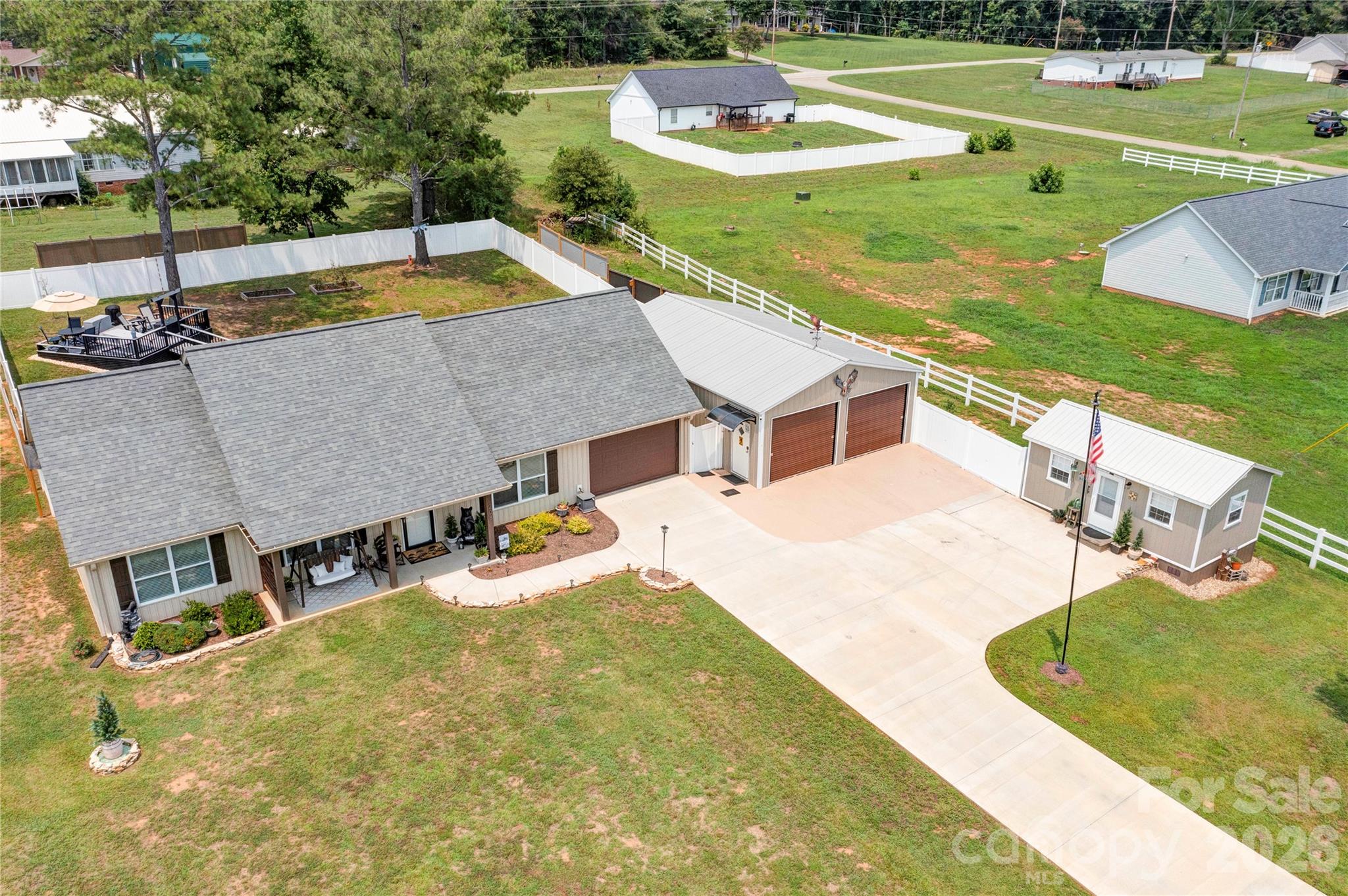 main property photo 44