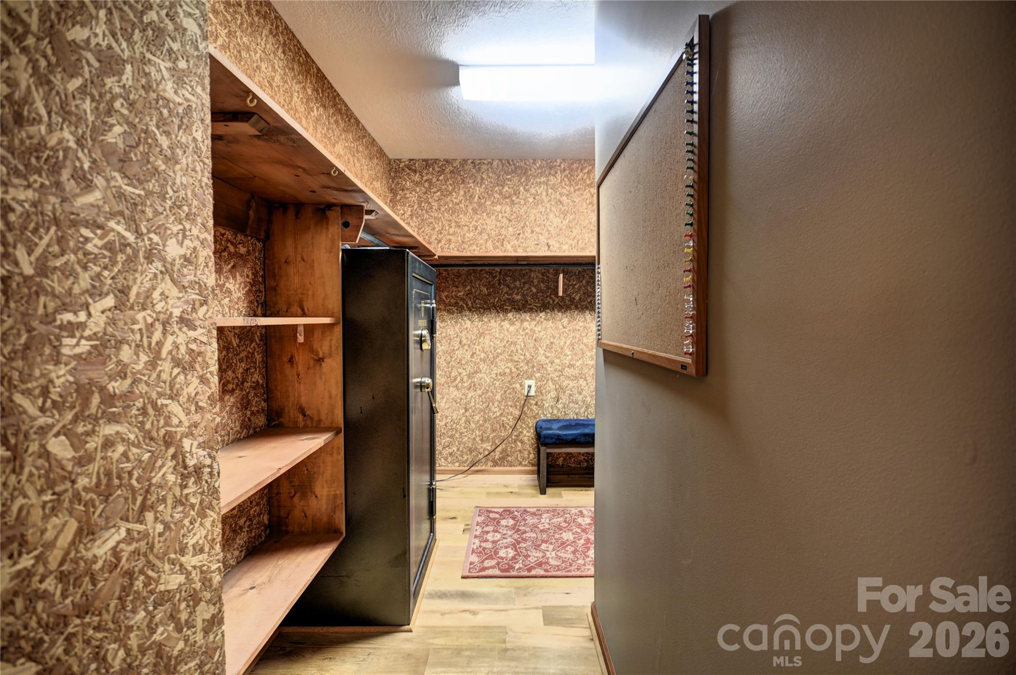 main property photo 28