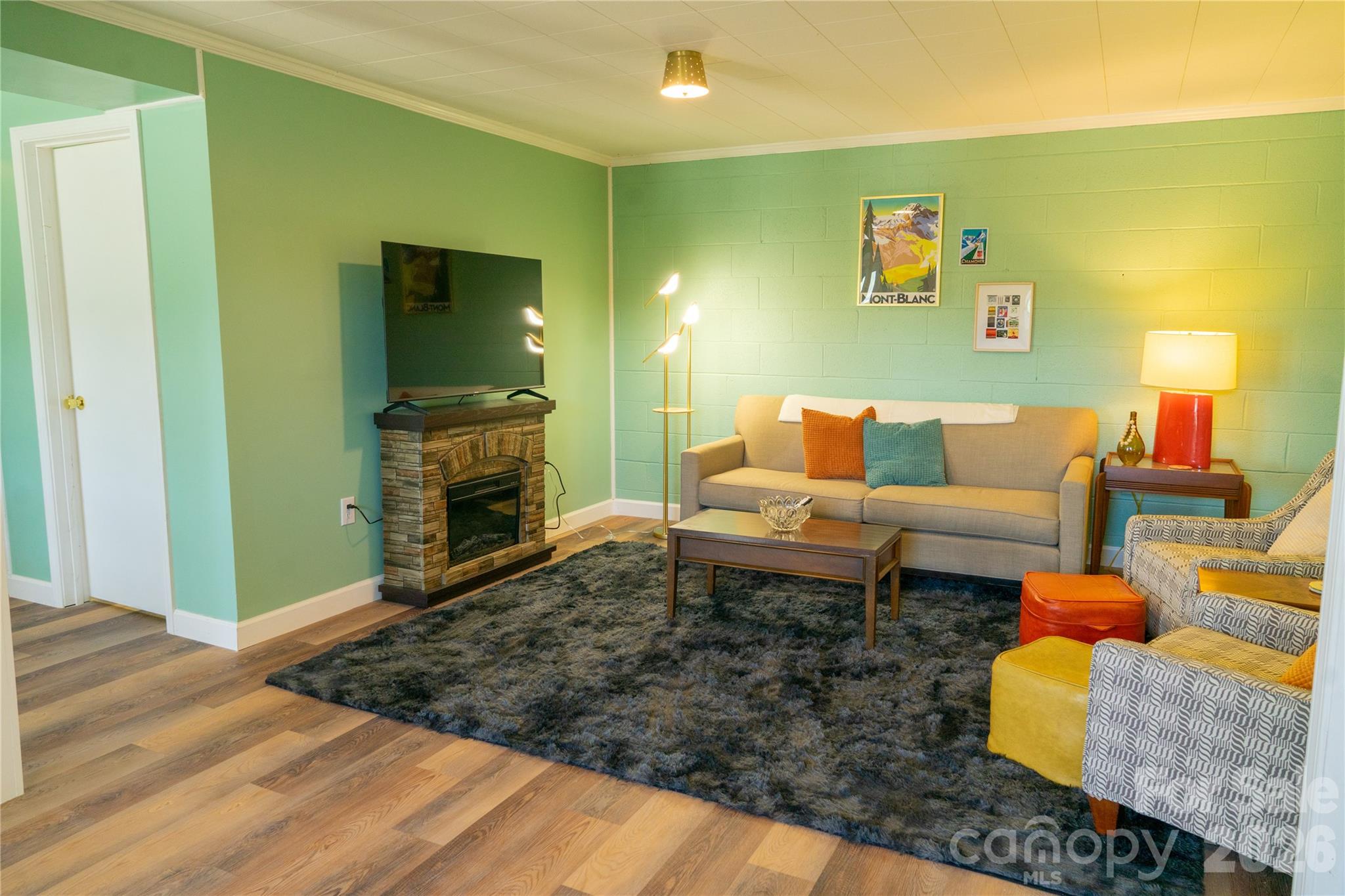 main property photo 17