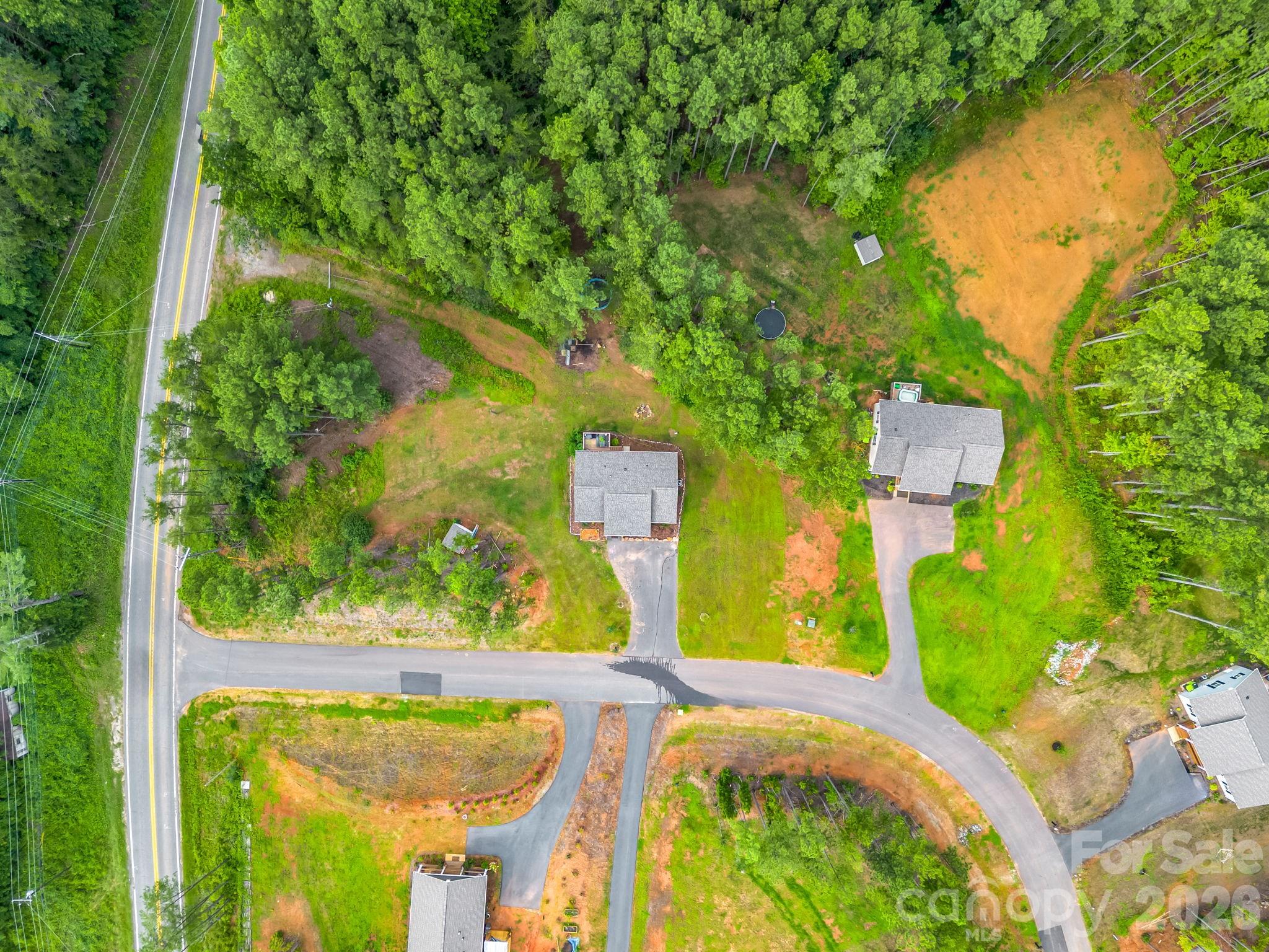 main property photo 28