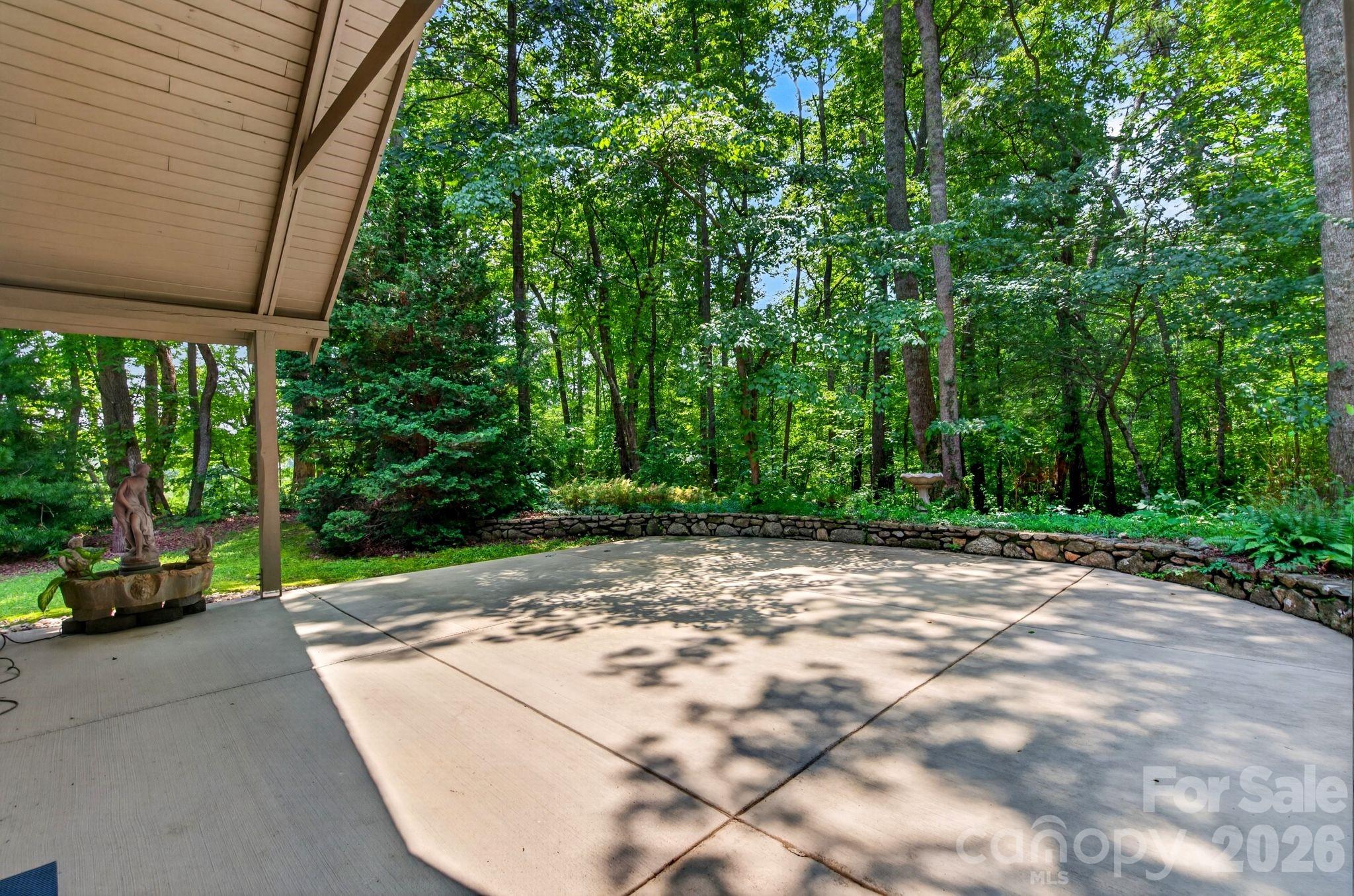 main property photo 40