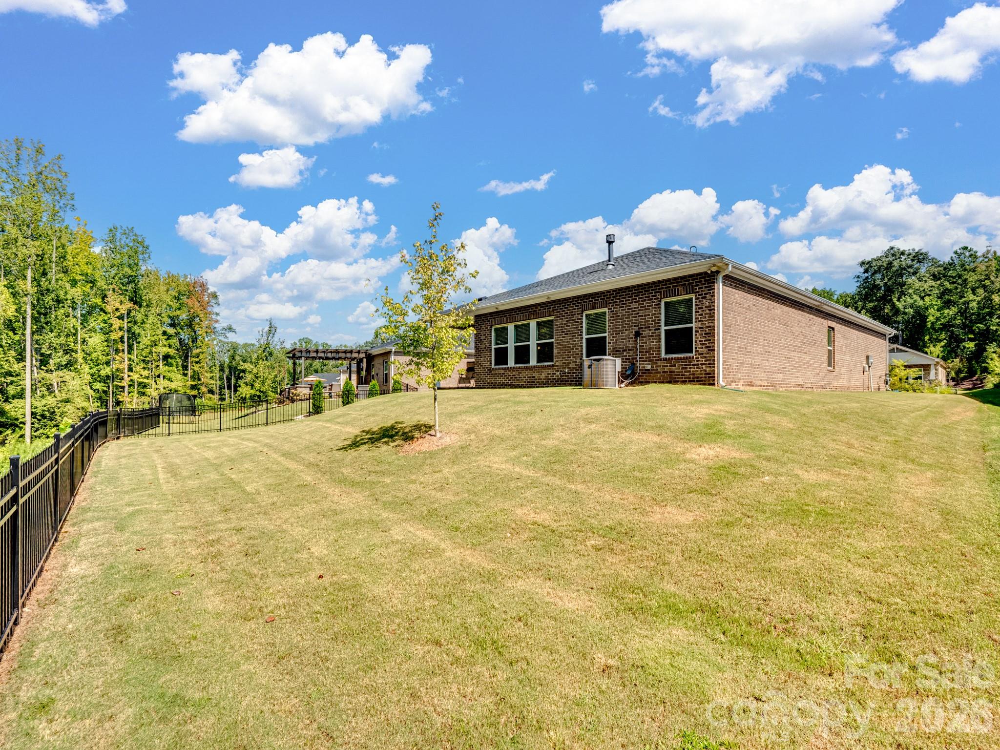 main property photo 30