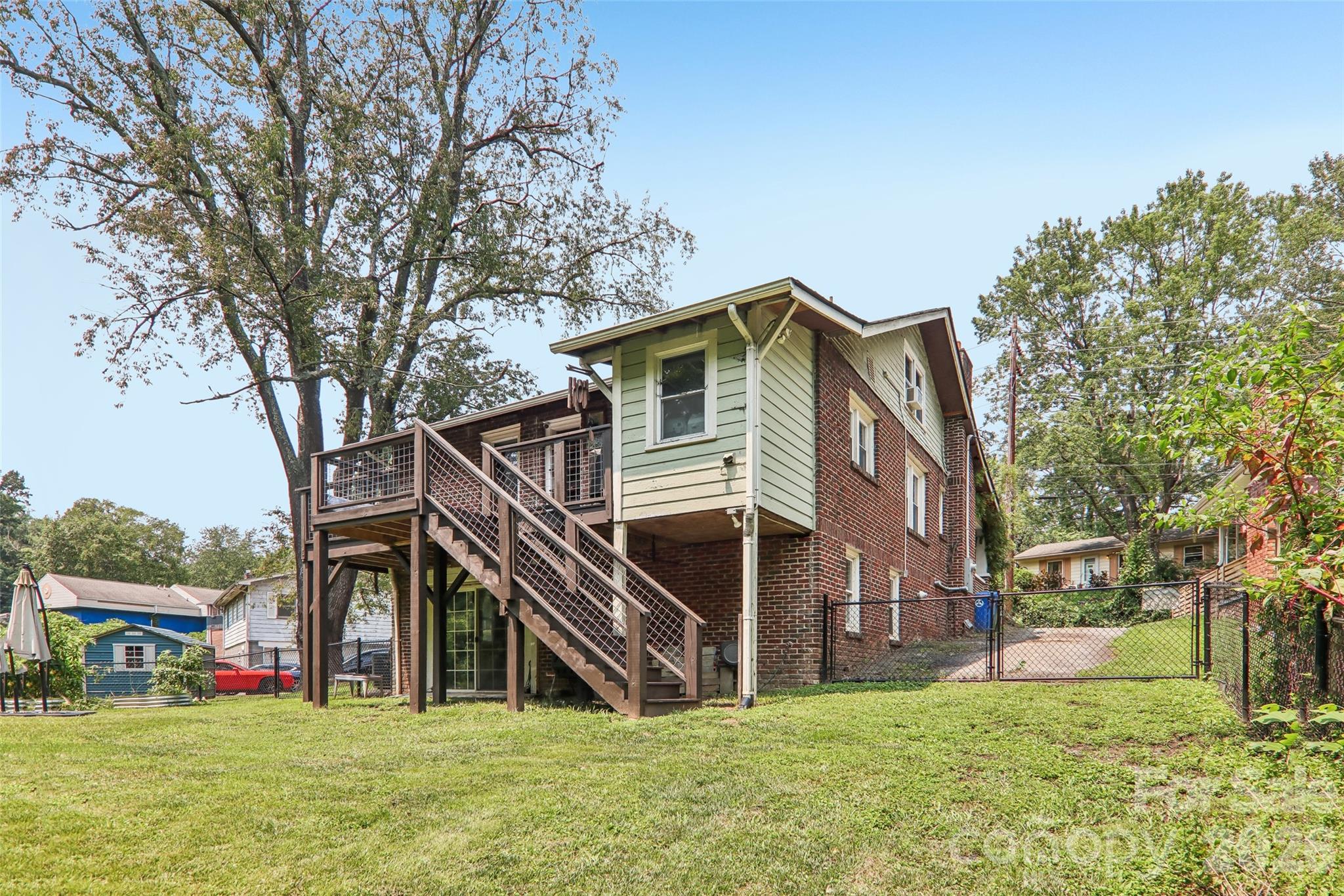 main property photo 31