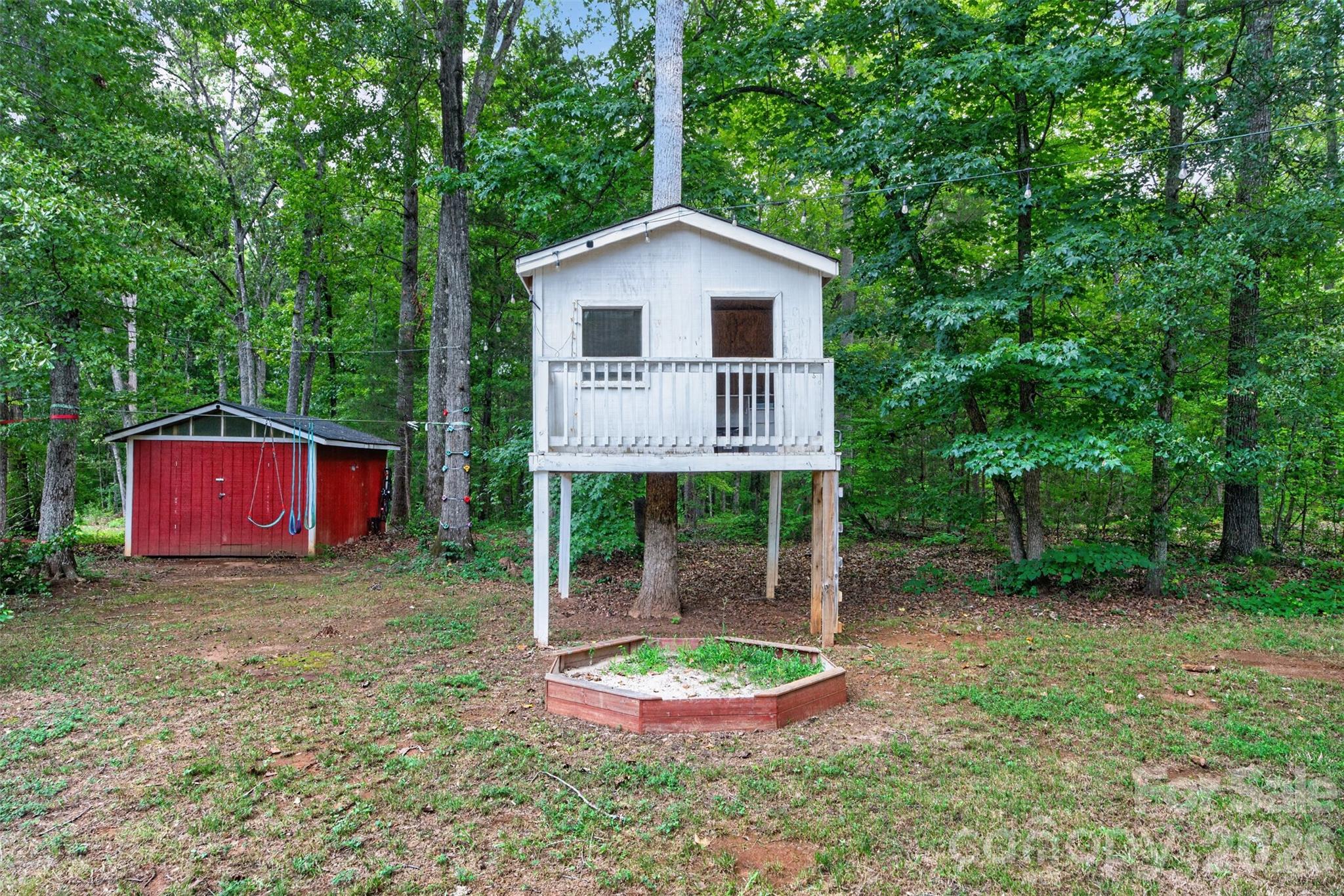 main property photo 40