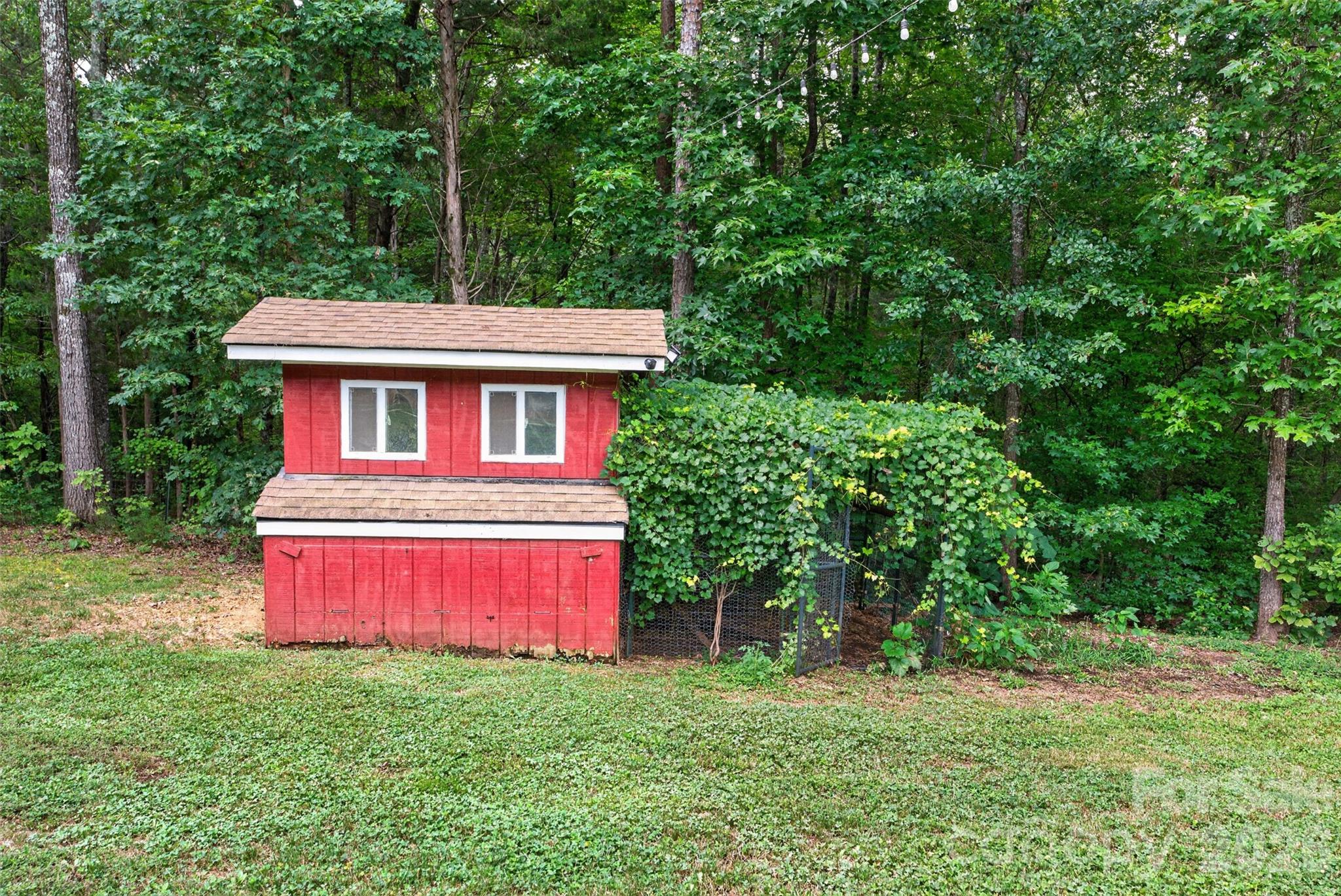 main property photo 41