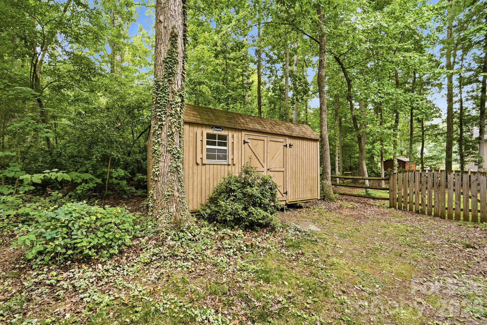 main property photo 28