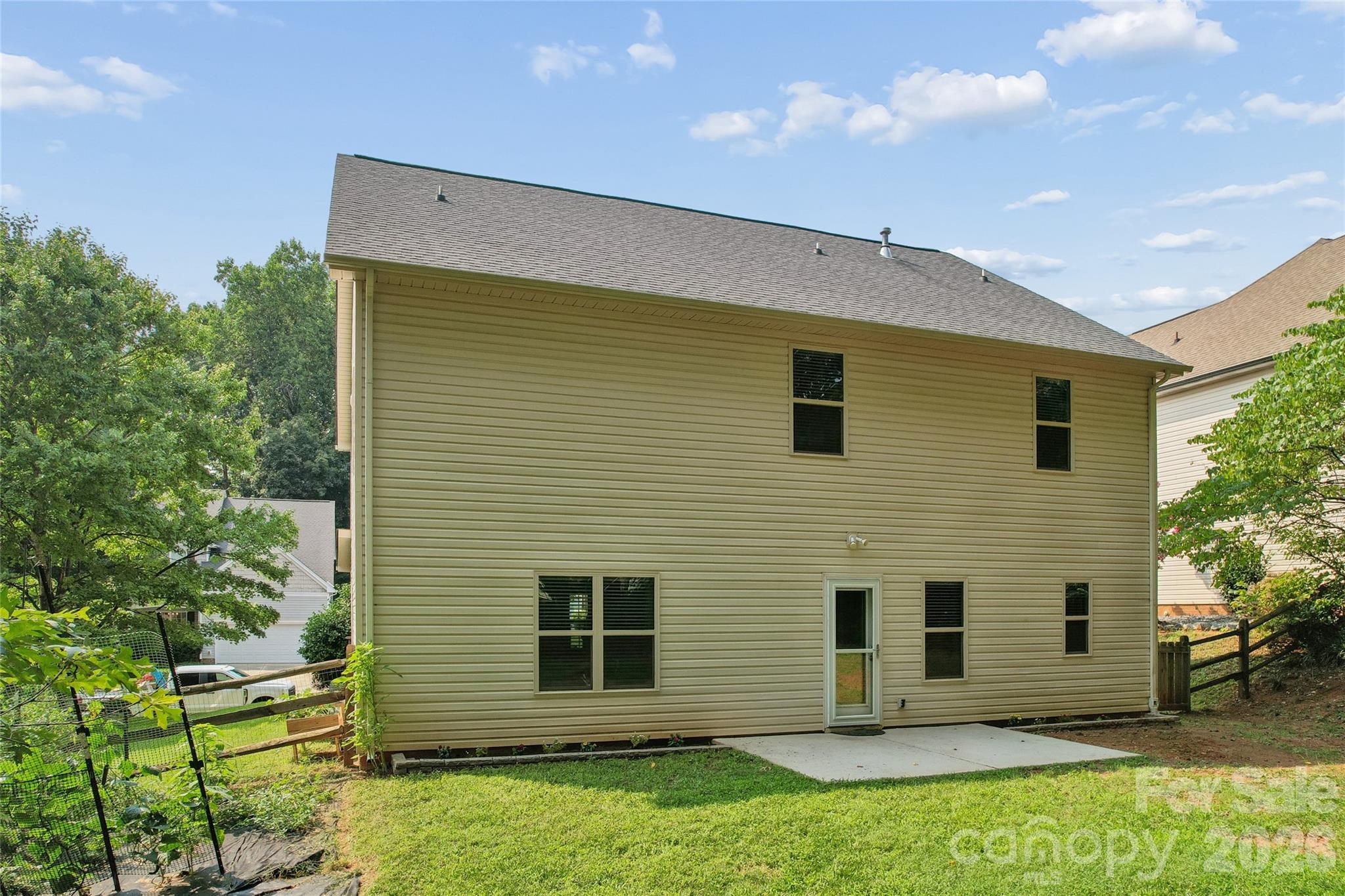 main property photo 30
