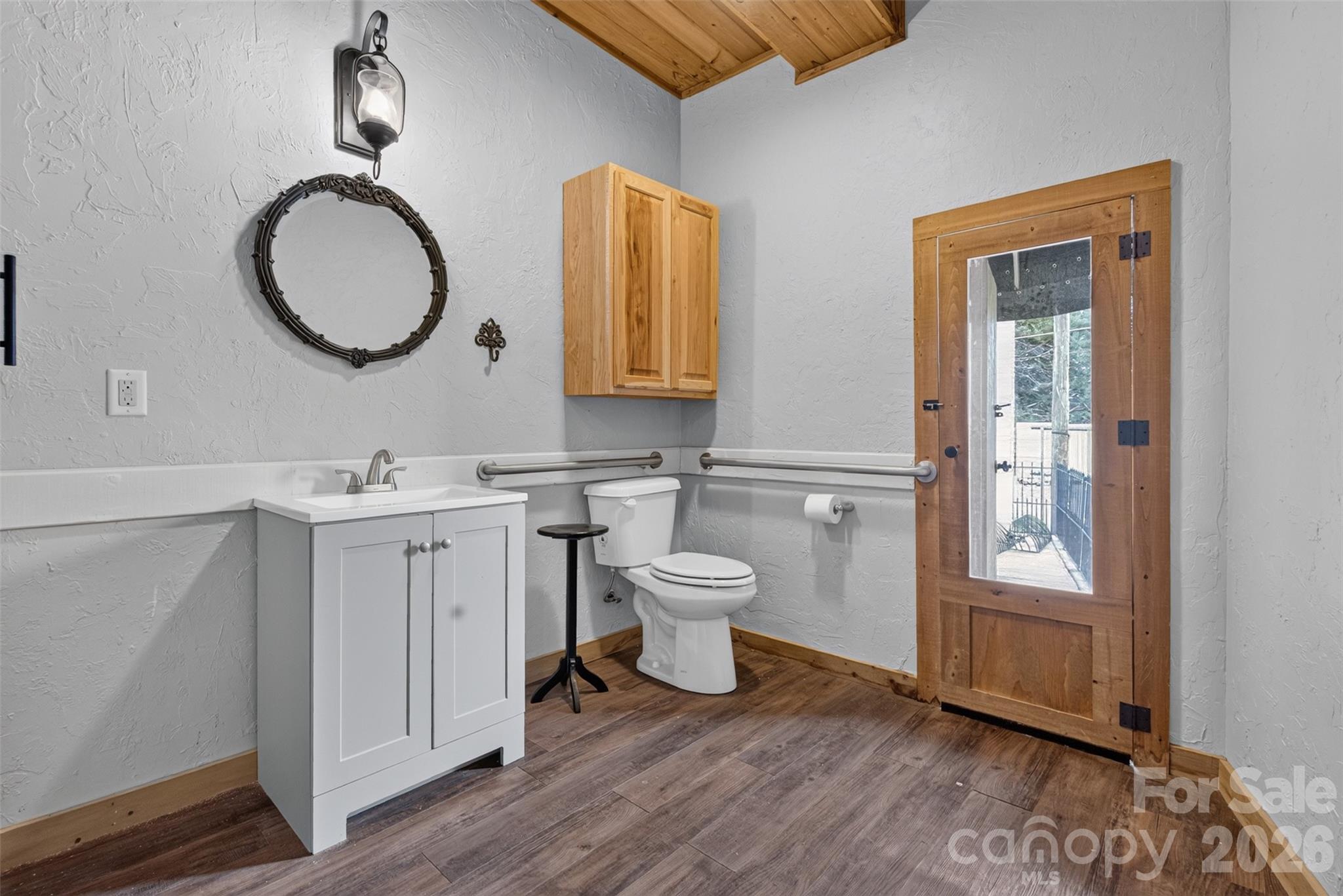 main property photo 35