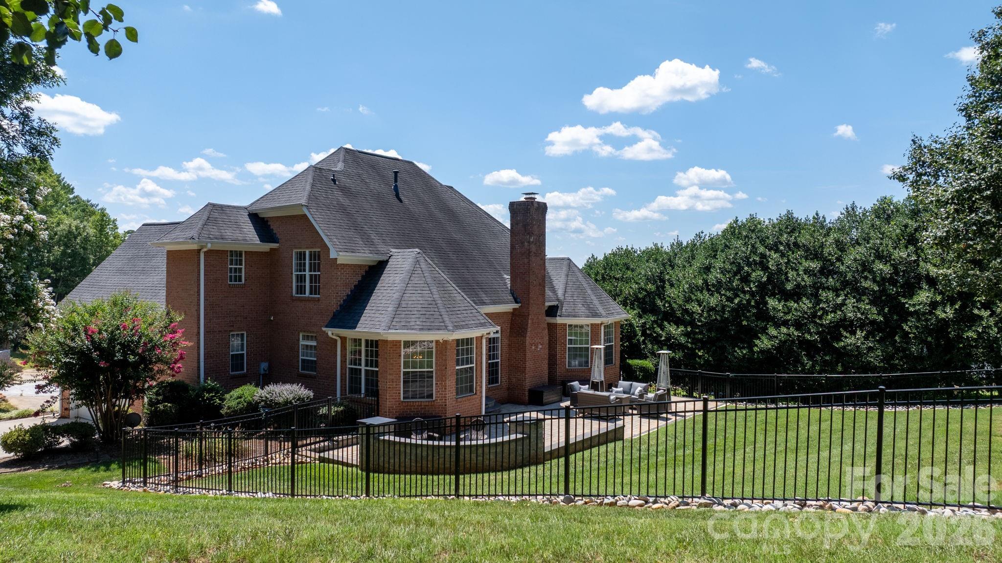 main property photo 40