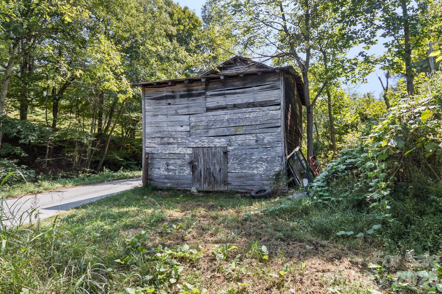 main property photo 9
