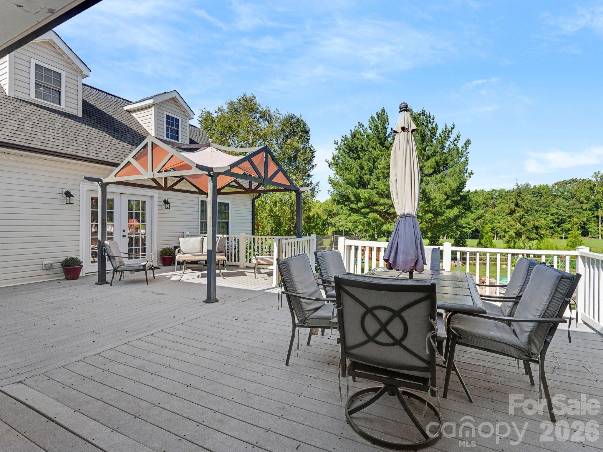 main property photo 4