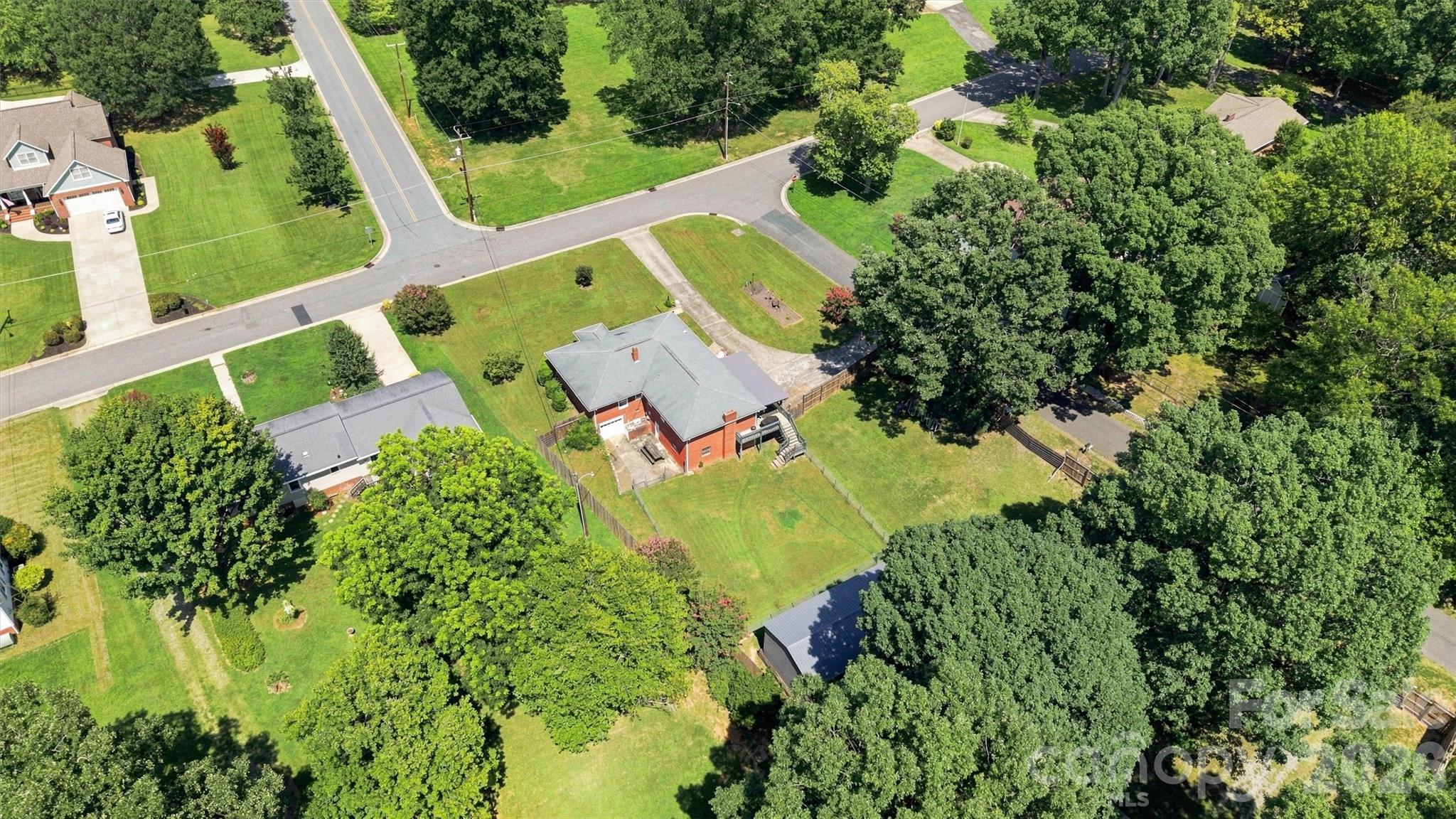 main property photo 37