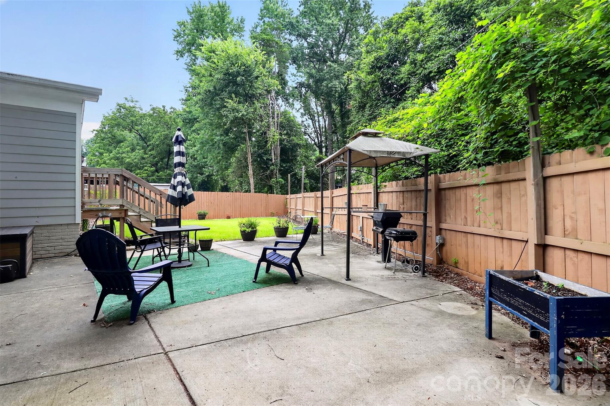 main property photo 23