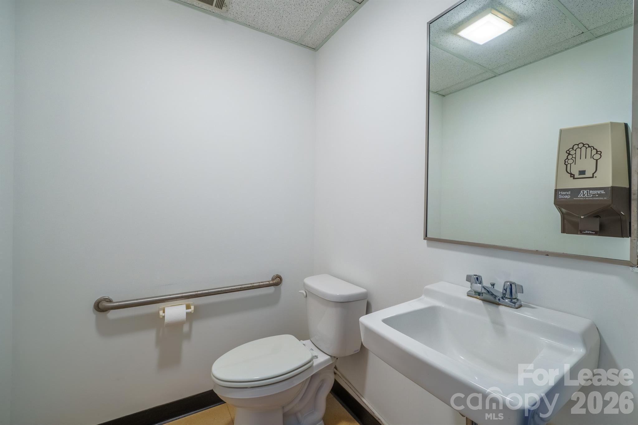 main property photo 10