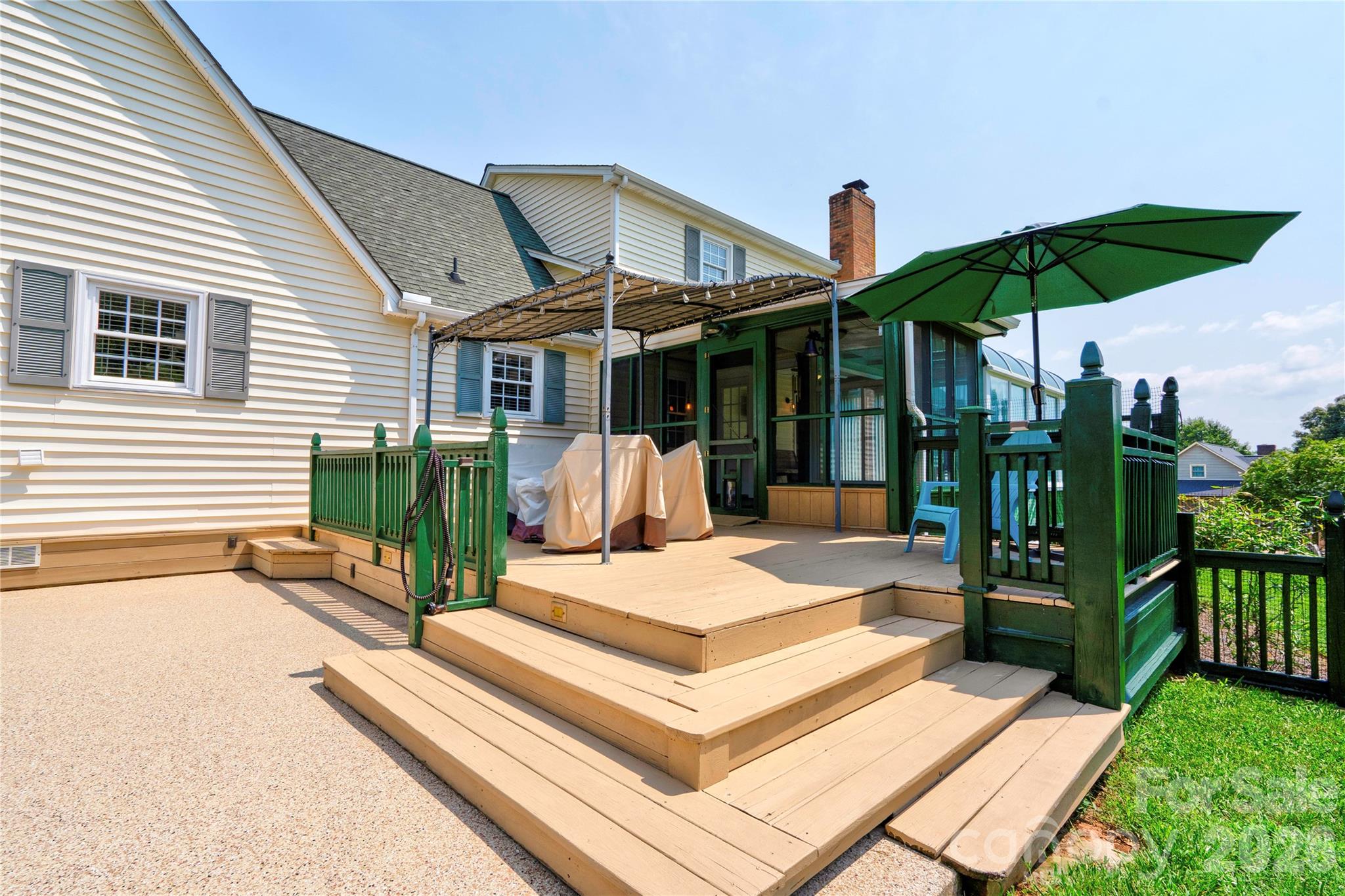 main property photo 34