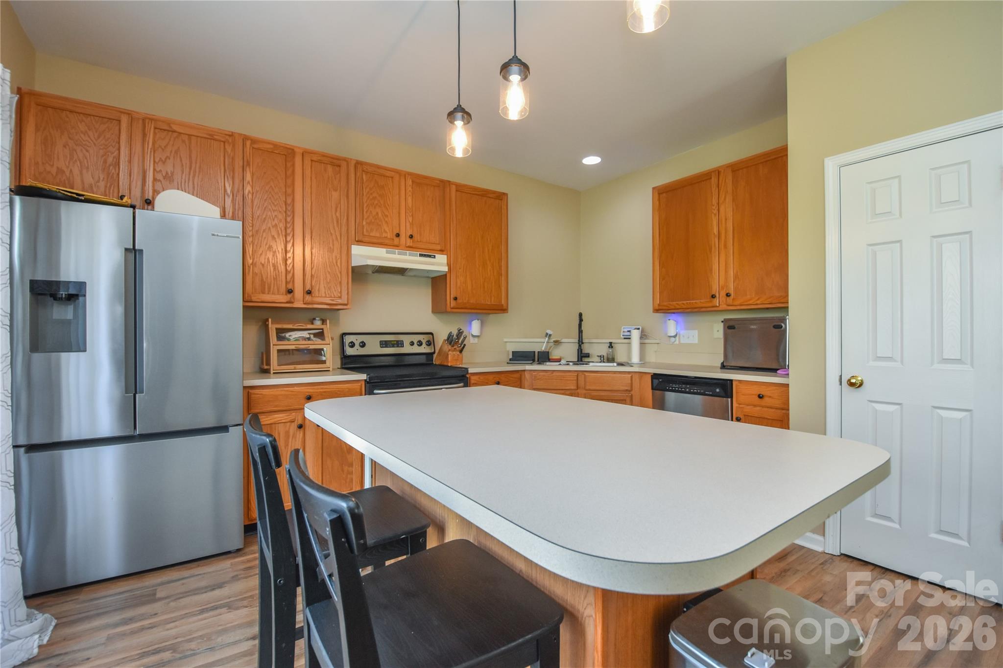 main property photo 8