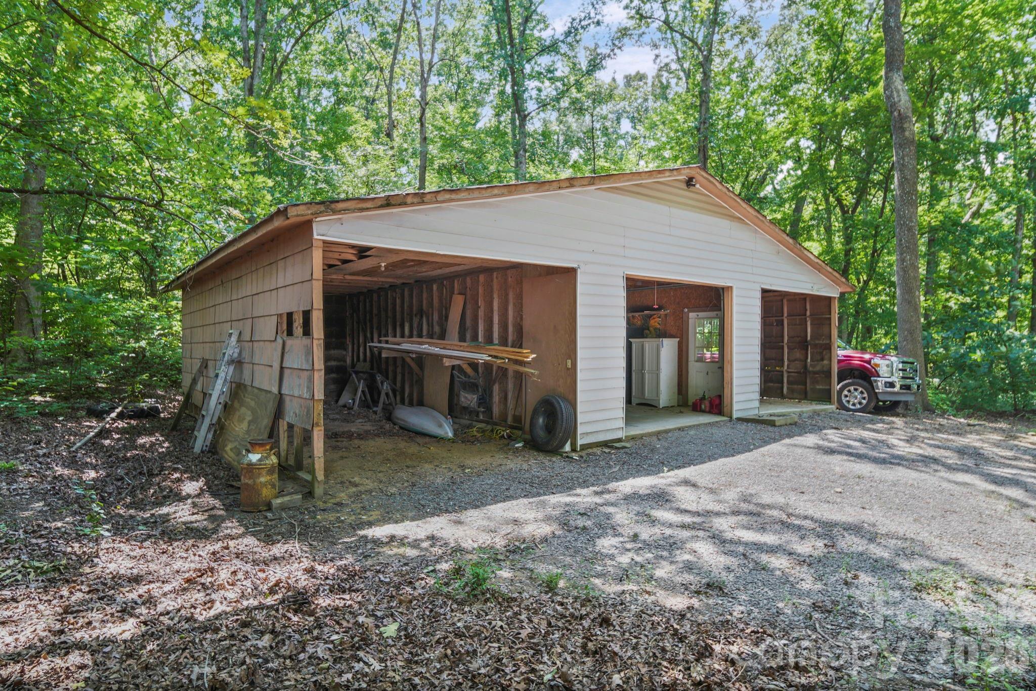 main property photo 18