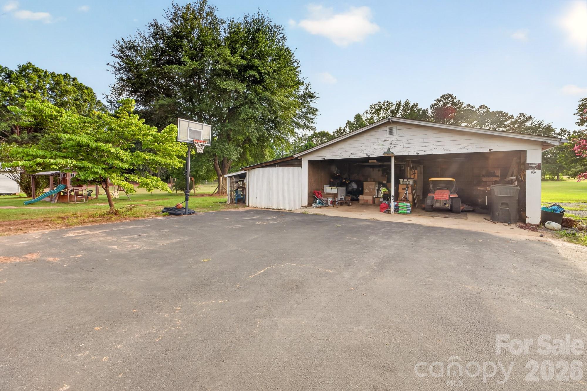 main property photo 20