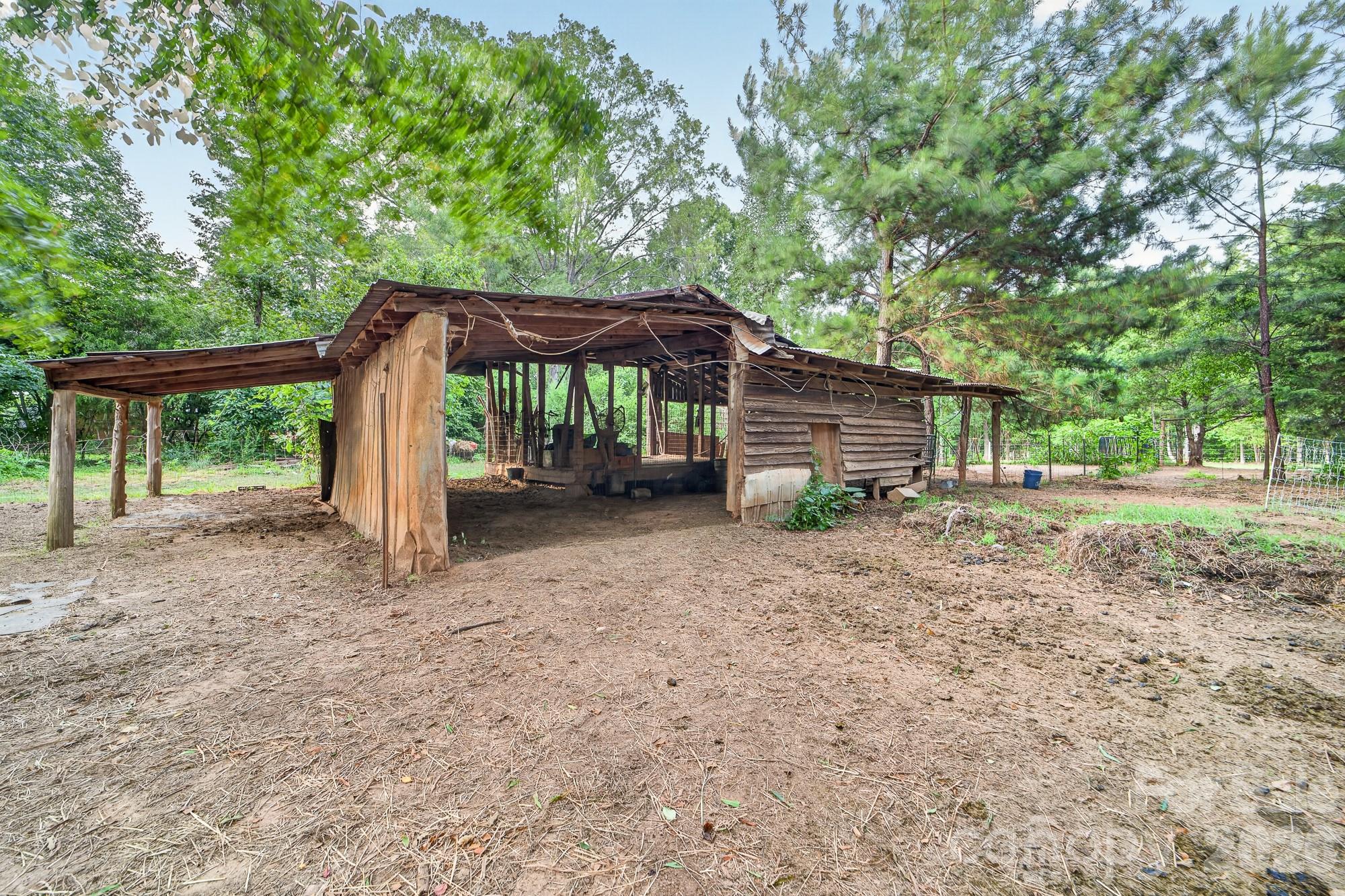 main property photo 37