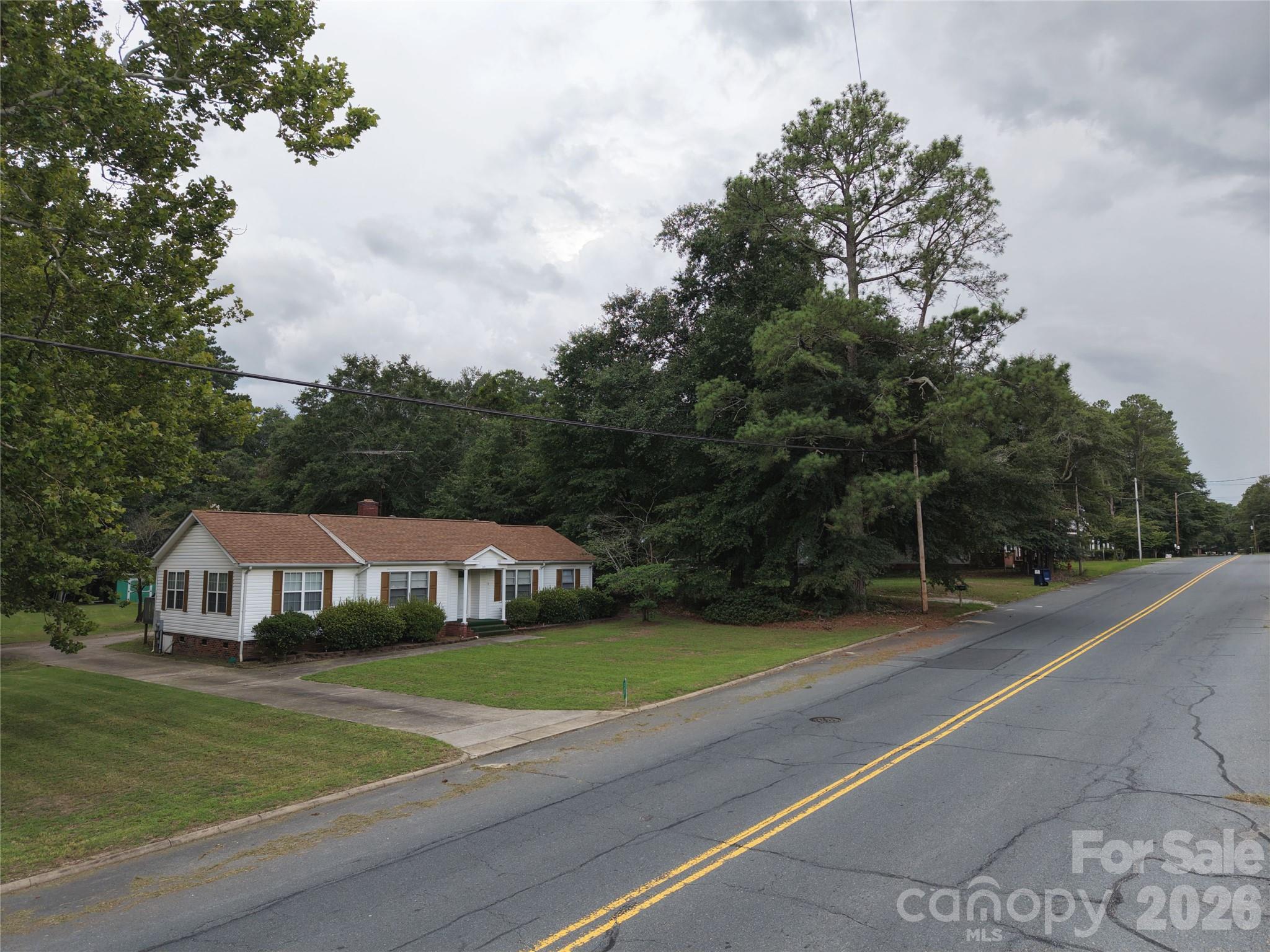 main property photo 39