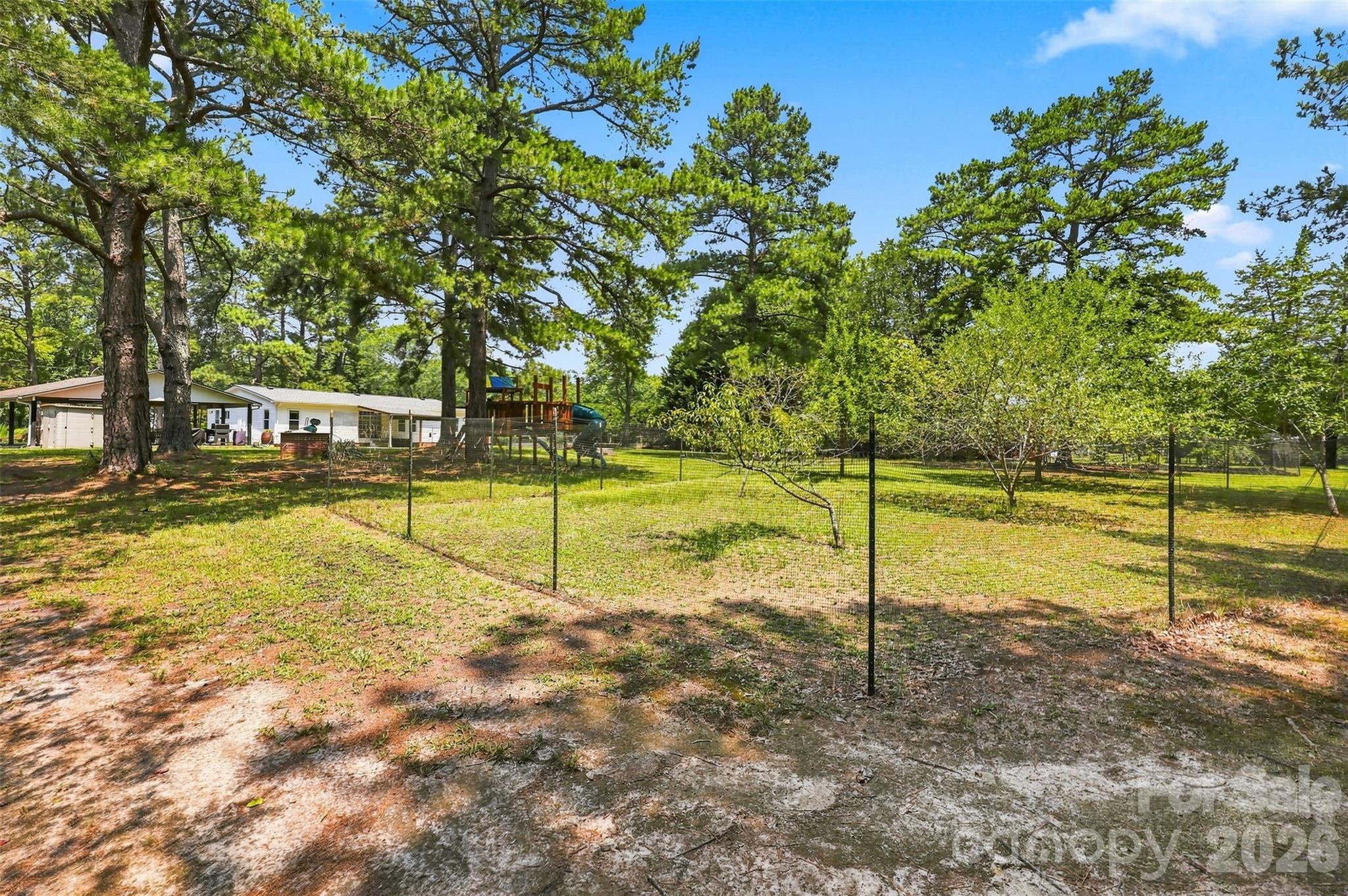 main property photo 28