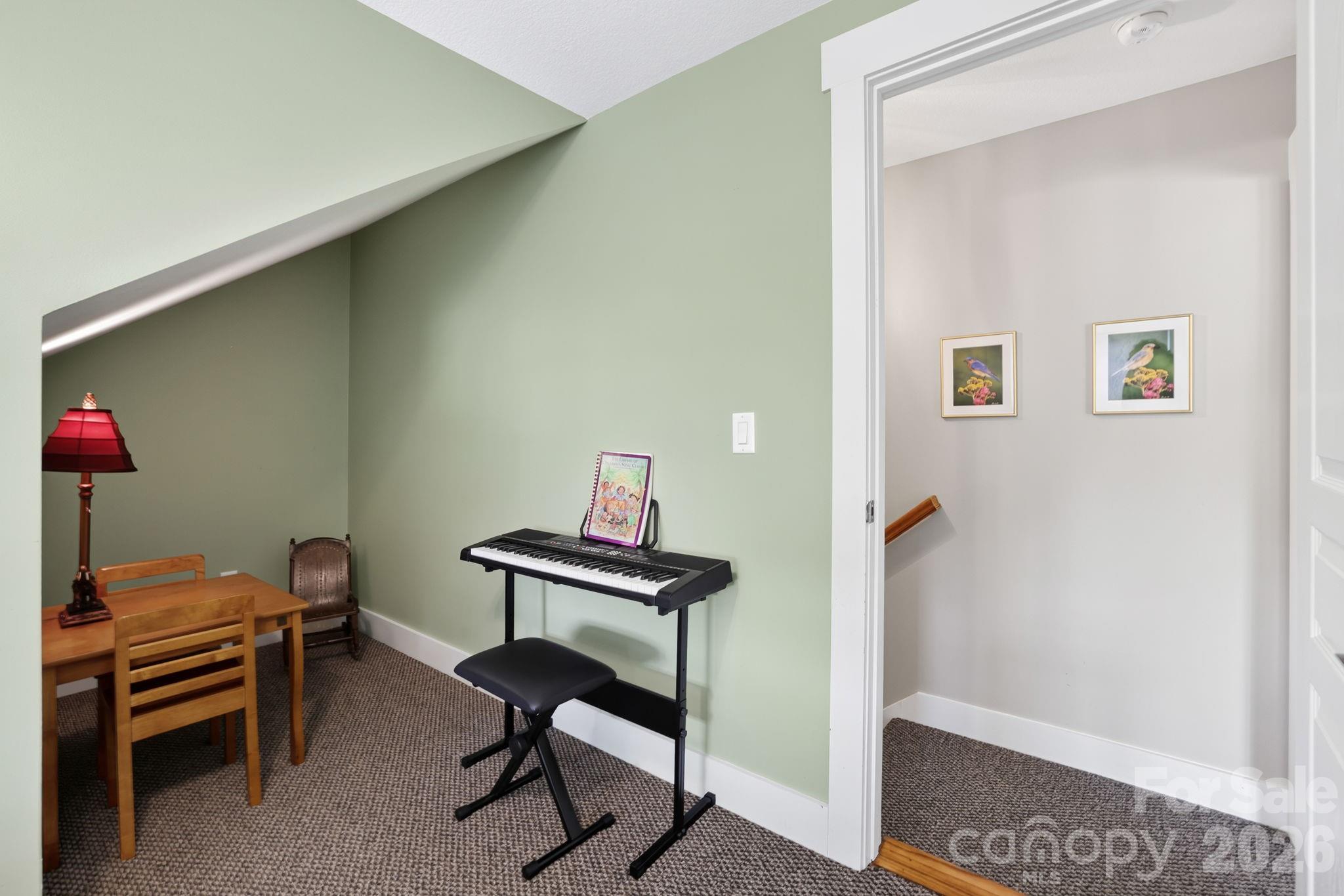 main property photo 30
