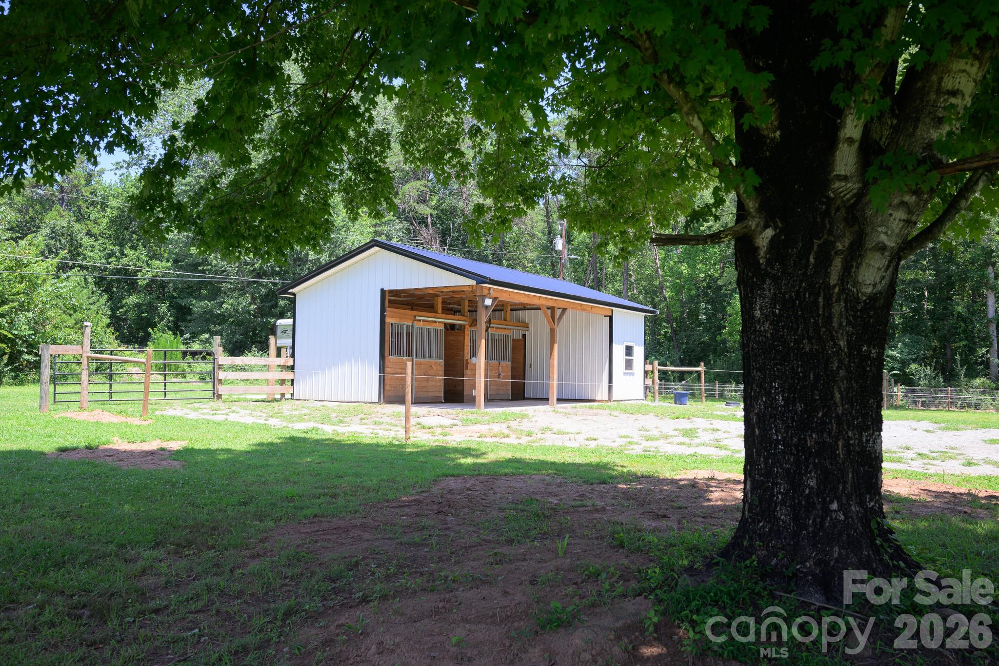 main property photo 18