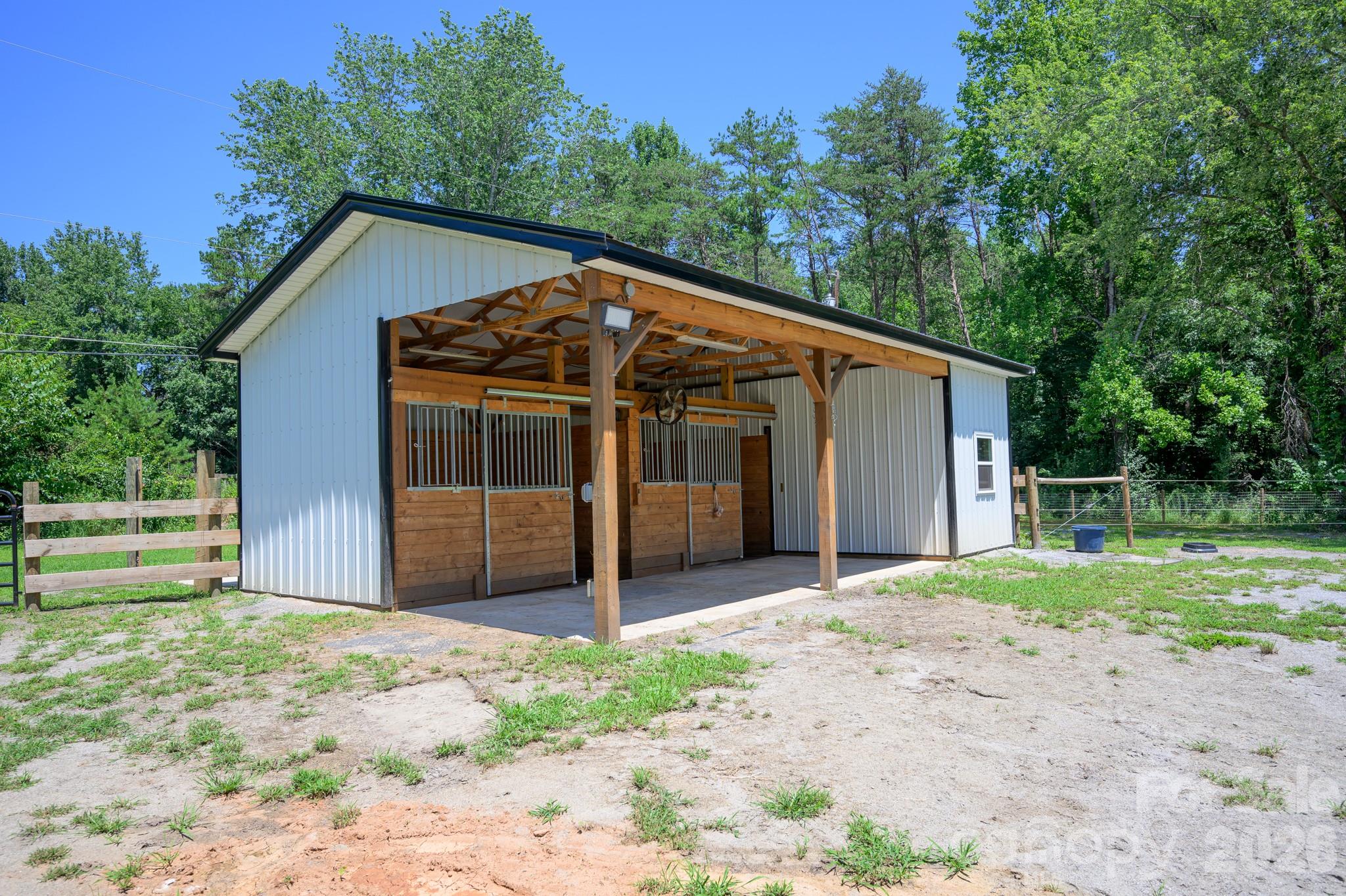 main property photo 19